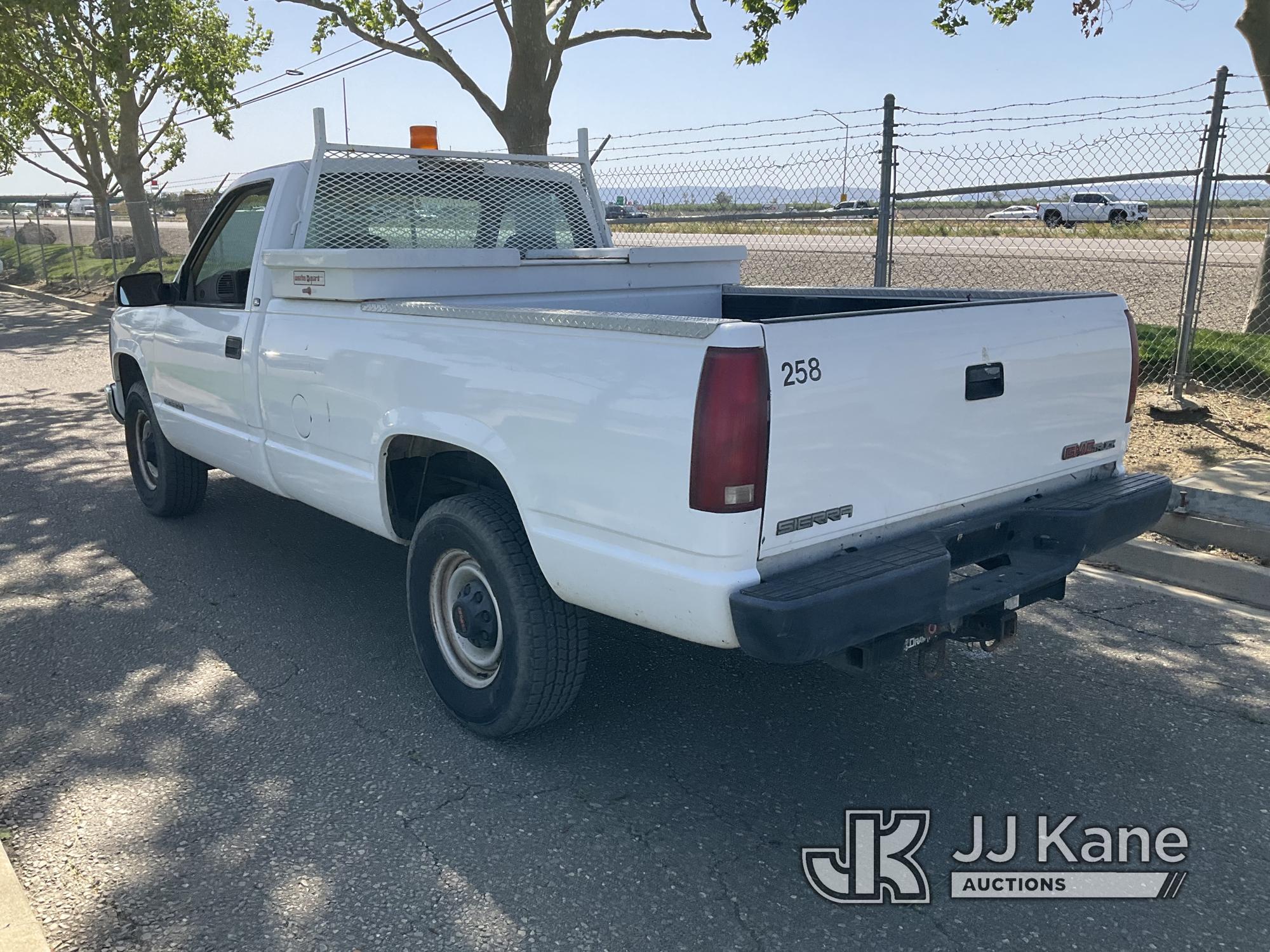 (Dixon, CA) 1997 GMC Sierra 3500 Pickup Truck Runs & Moves) (Electrical Issue