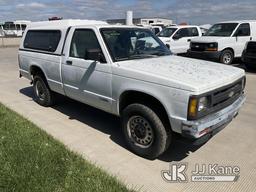 (Dixon, CA) 1992 Chevrolet S10 4x4 Pickup Truck Runs & Moves)( Vibrates, Throw Out Bearing Noise, Pa