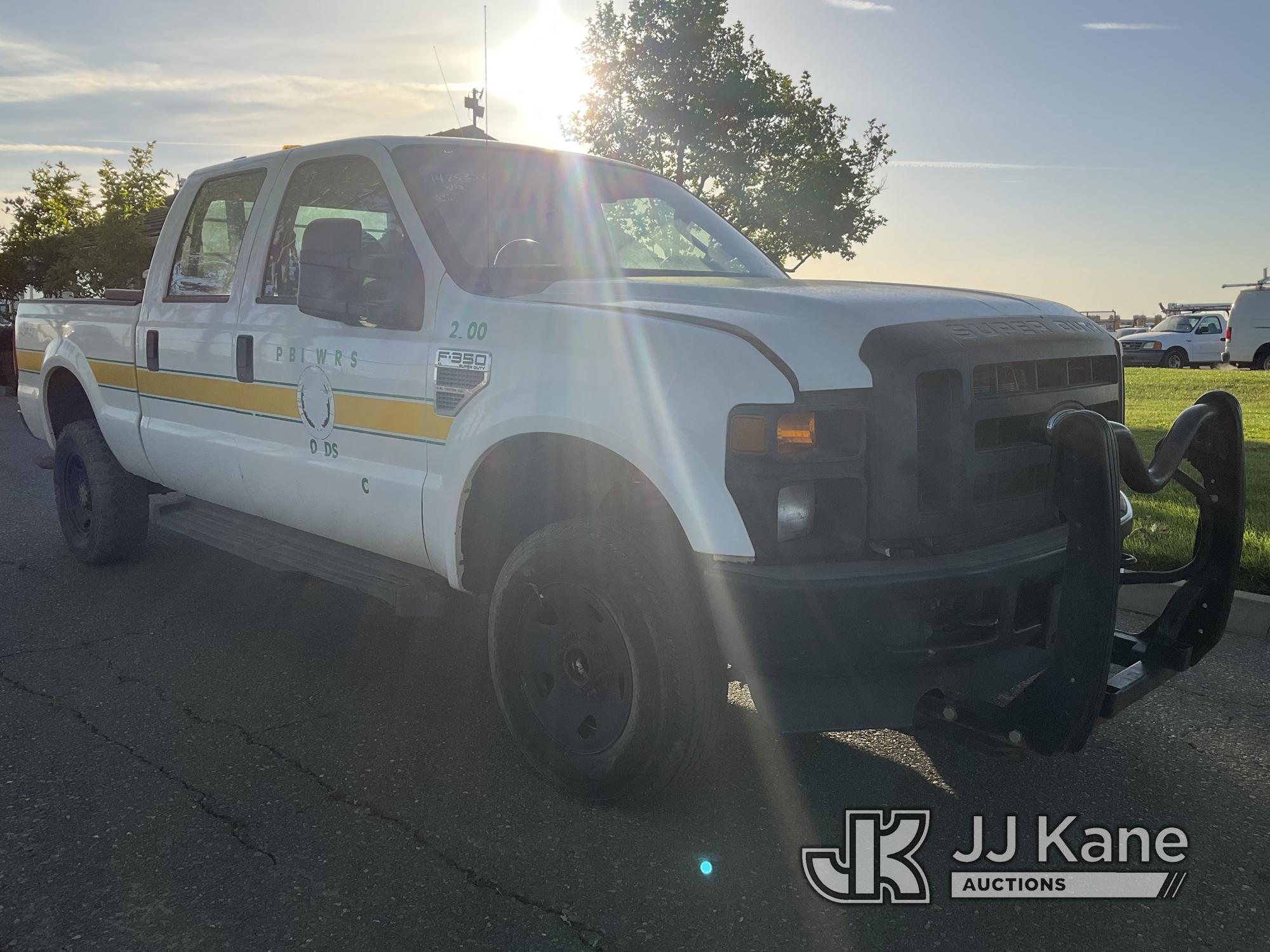 (Dixon, CA) 2009 Ford F350 4x4 Crew-Cab Pickup Truck Runs & Moves) (ABS Light Is On, Driver Side Mir