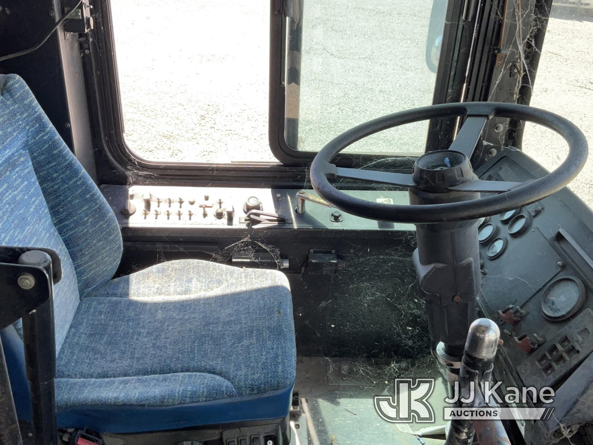 (Dixon, CA) 2002 New Flyer D60LF Bus Not Running, Conditions Unknown