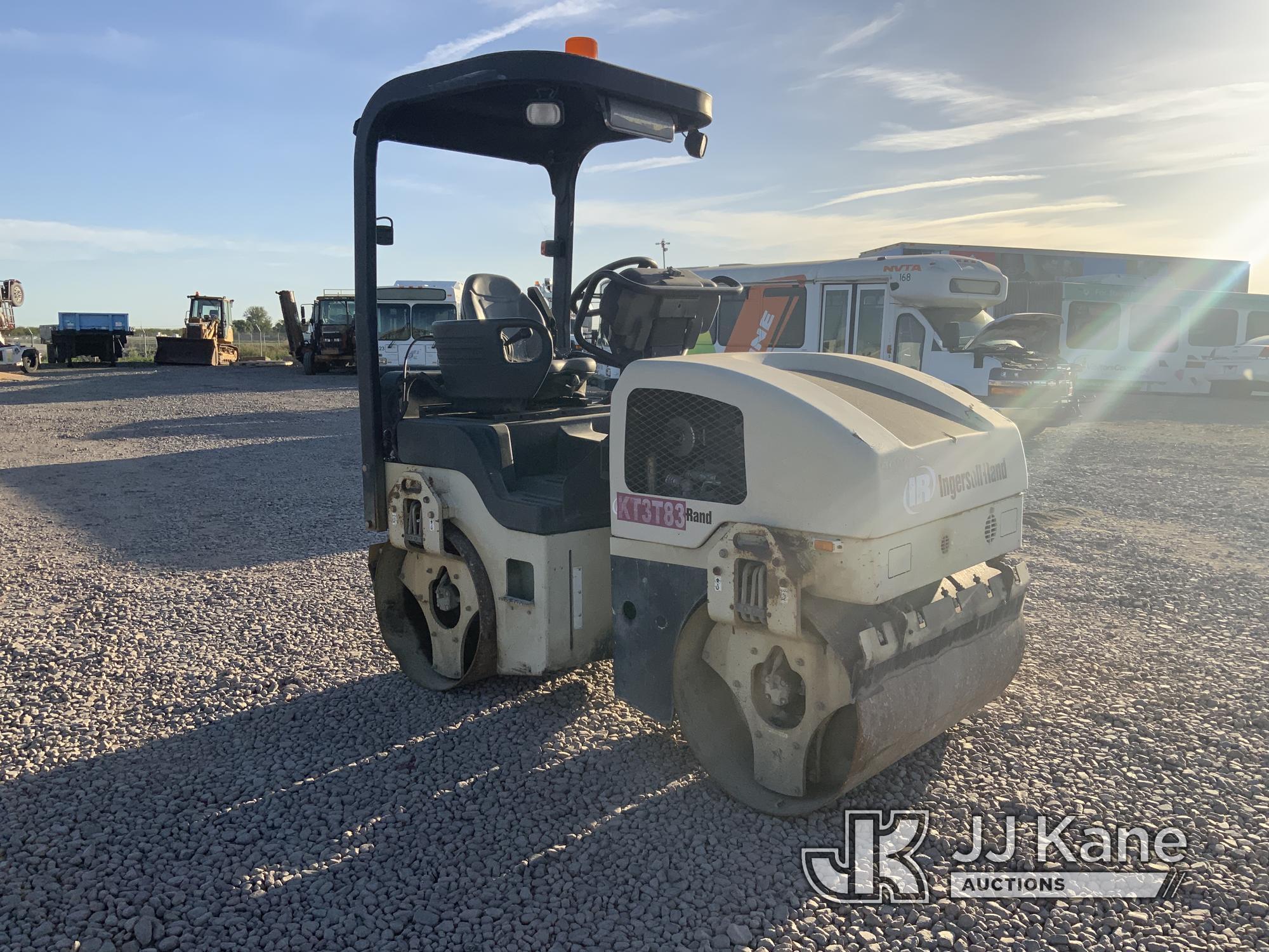 (Dixon, CA) Ingersoll Rand DD24 Articulating Vibratory Roller Runs & Operates