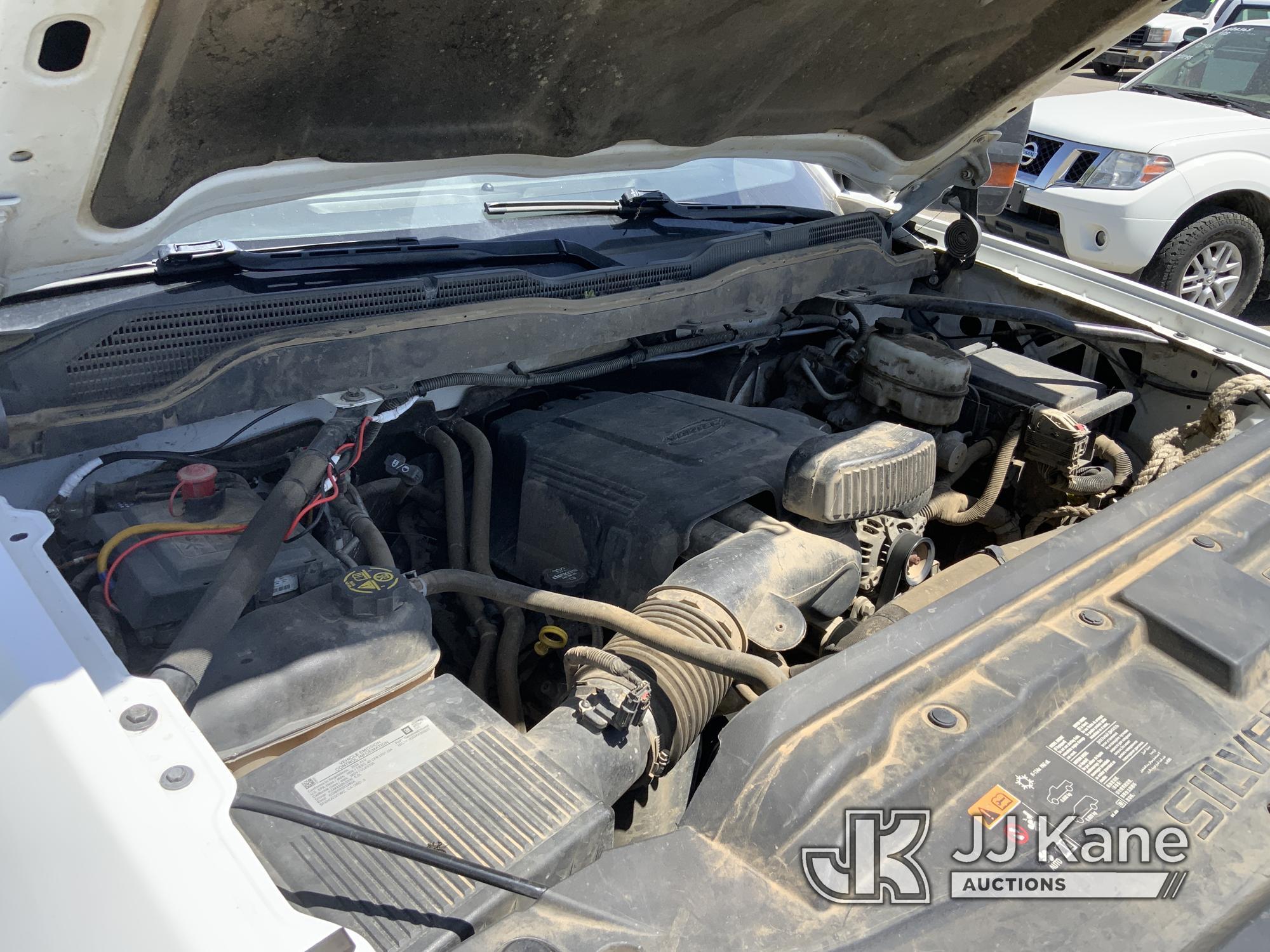 (Dixon, CA) 2019 Chevrolet Silverado 2500HD 4x4 Crew-Cab Pickup Truck Runs & Moves) (Damage To Bed O