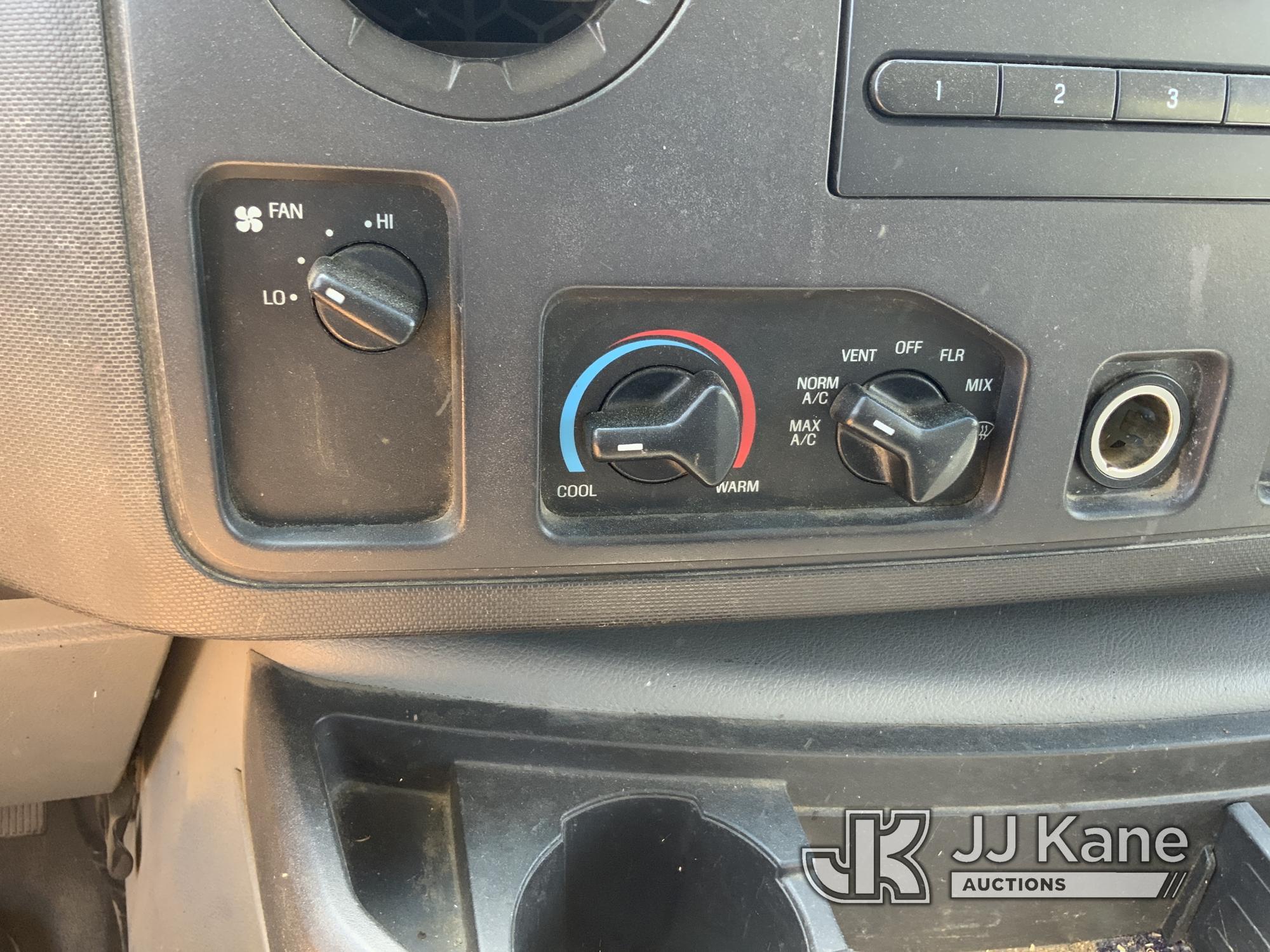 (Dixon, CA) 2012 Ford E150 XLT Passenger Van Runs & Moves) (Air Bag Light On