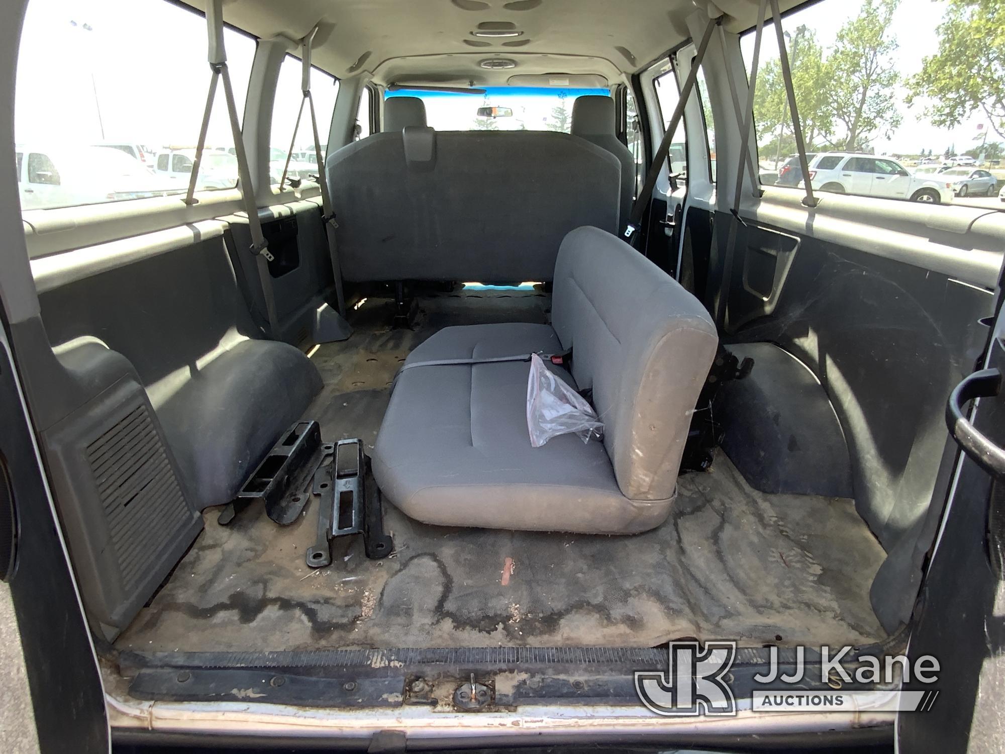 (Dixon, CA) 2012 Ford E150 XLT Passenger Van Runs & Moves) (Air Bag Light On