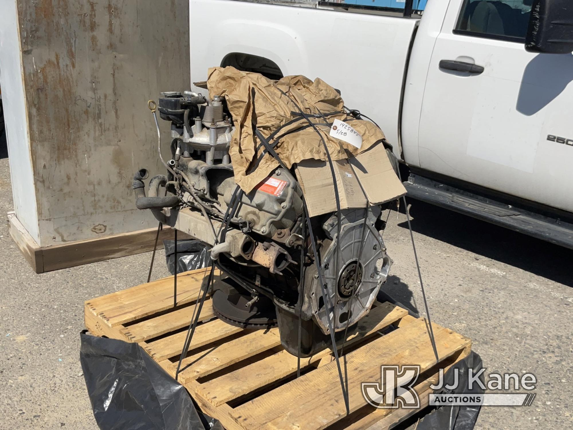 (Dixon, CA) 2008 Ford F350 4x4 Service Truck Not running, Engine Taken Out By Seller, Engine Include