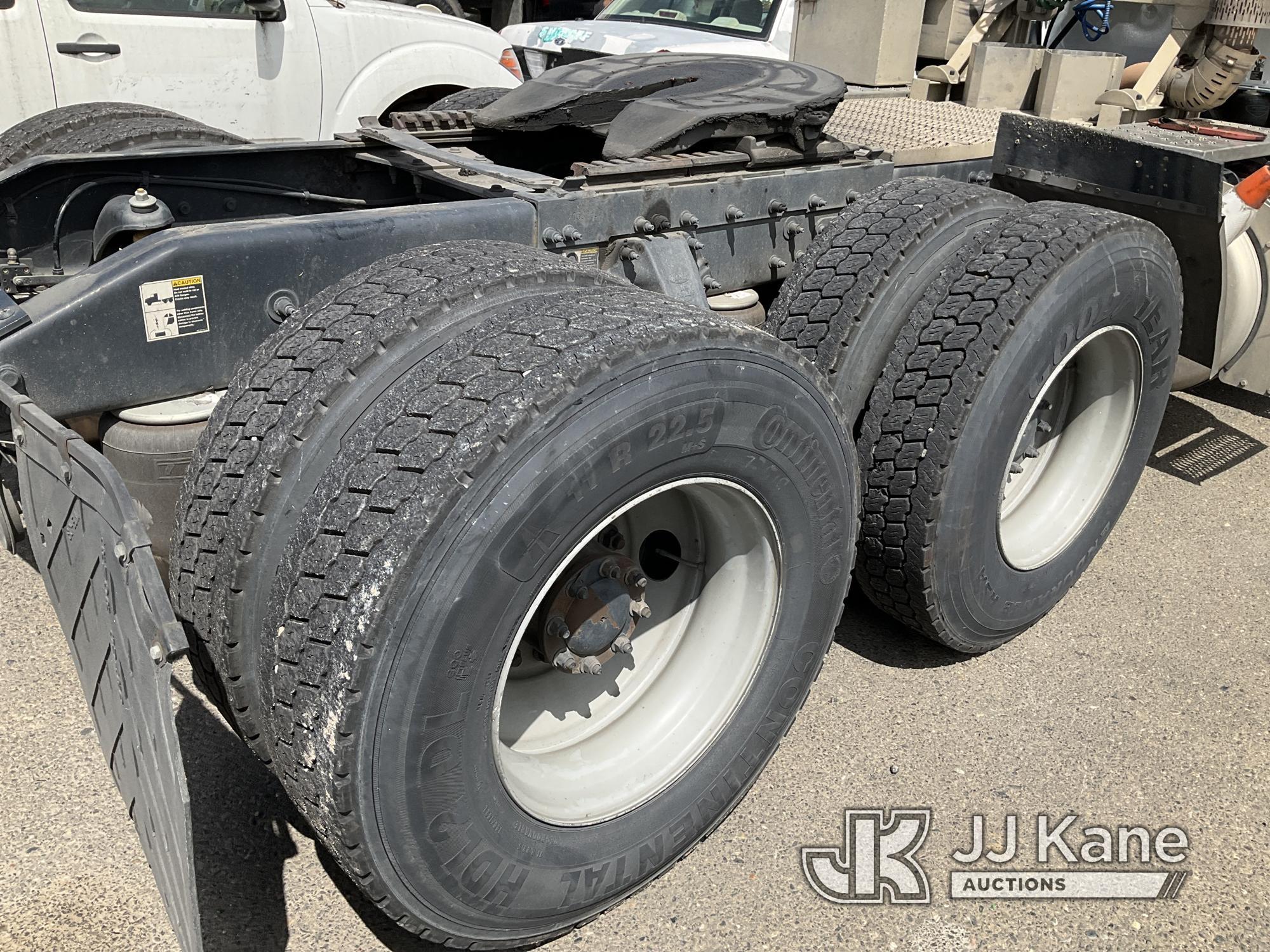 (Dixon, CA) 2013 Peterbilt 587 Truck Tractor Runs & Moves)( Driver Door Damaged