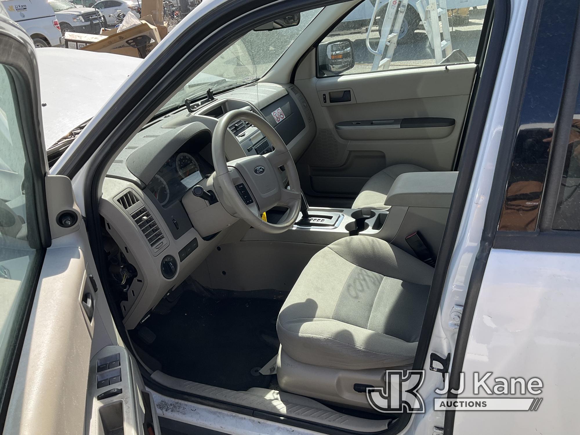 (Dixon, CA) 2008 Ford Escape 4-Door Hybrid Sedan Not Running, Condition Unknown) (Hybrid Battery Dea