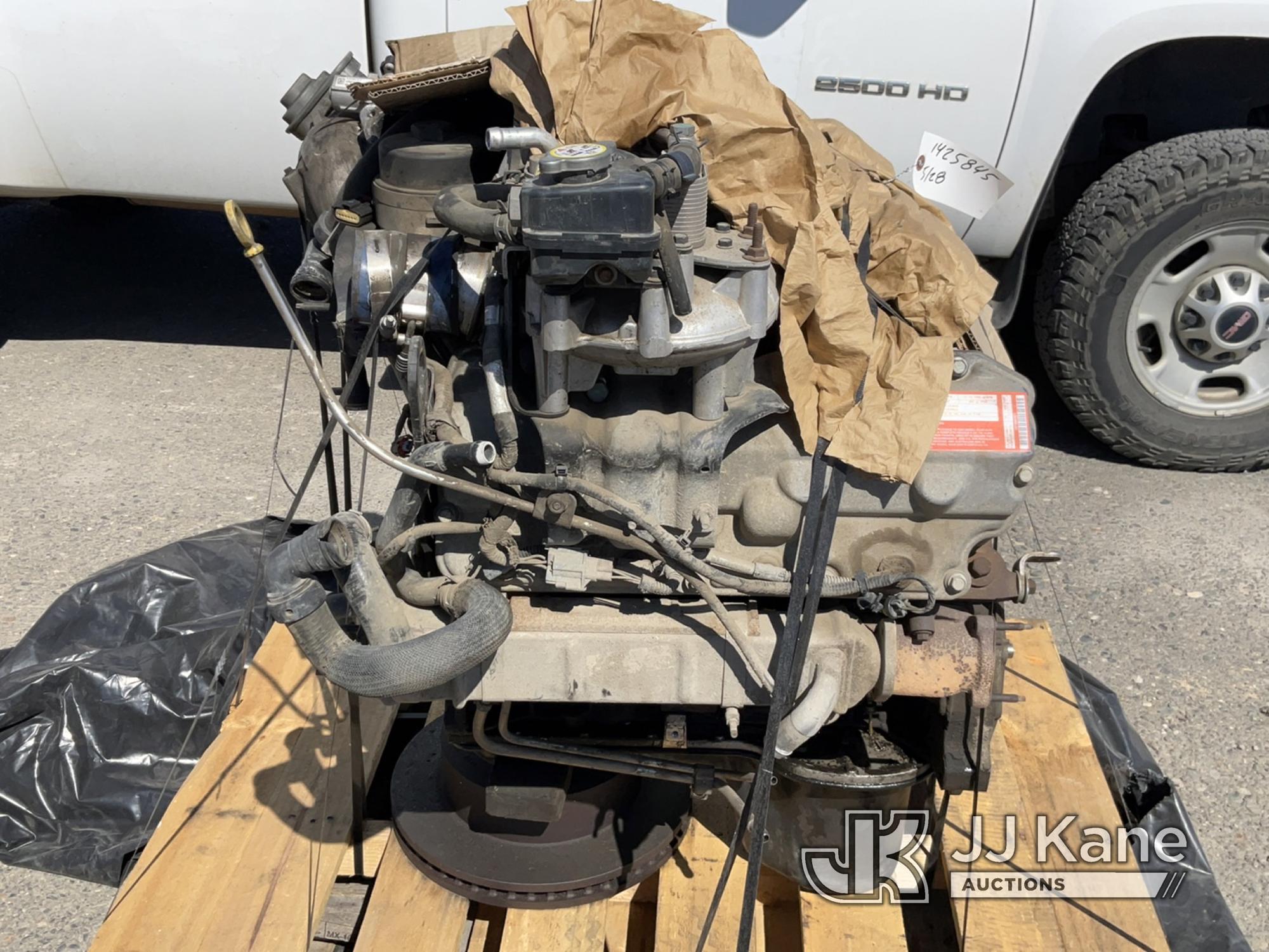 (Dixon, CA) 2008 Ford F350 4x4 Service Truck Not running, Engine Taken Out By Seller, Engine Include