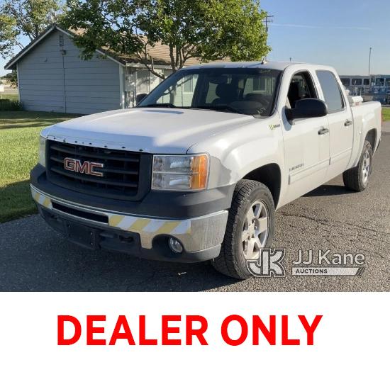 (Dixon, CA) 2013 GMC Sierra 1500 Hybrid 4x4 Crew-Cab Pickup Truck Runs & Moves) (Low Oil Pressure