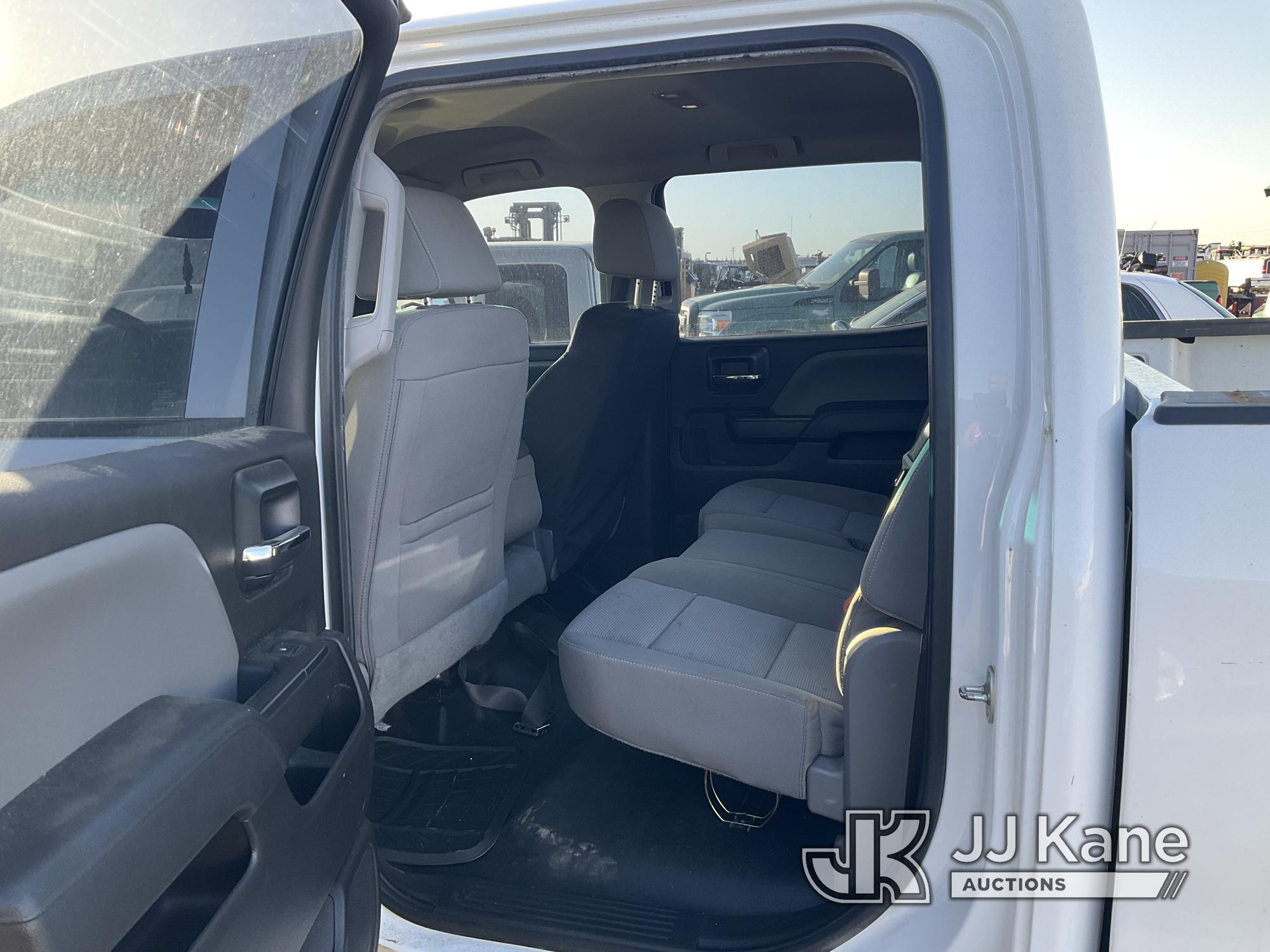 (Dixon, CA) 2018 GMC Sierra 1500 4x4 Crew-Cab Pickup Truck Runs & Moves) (Monitors, Tire Light Is On