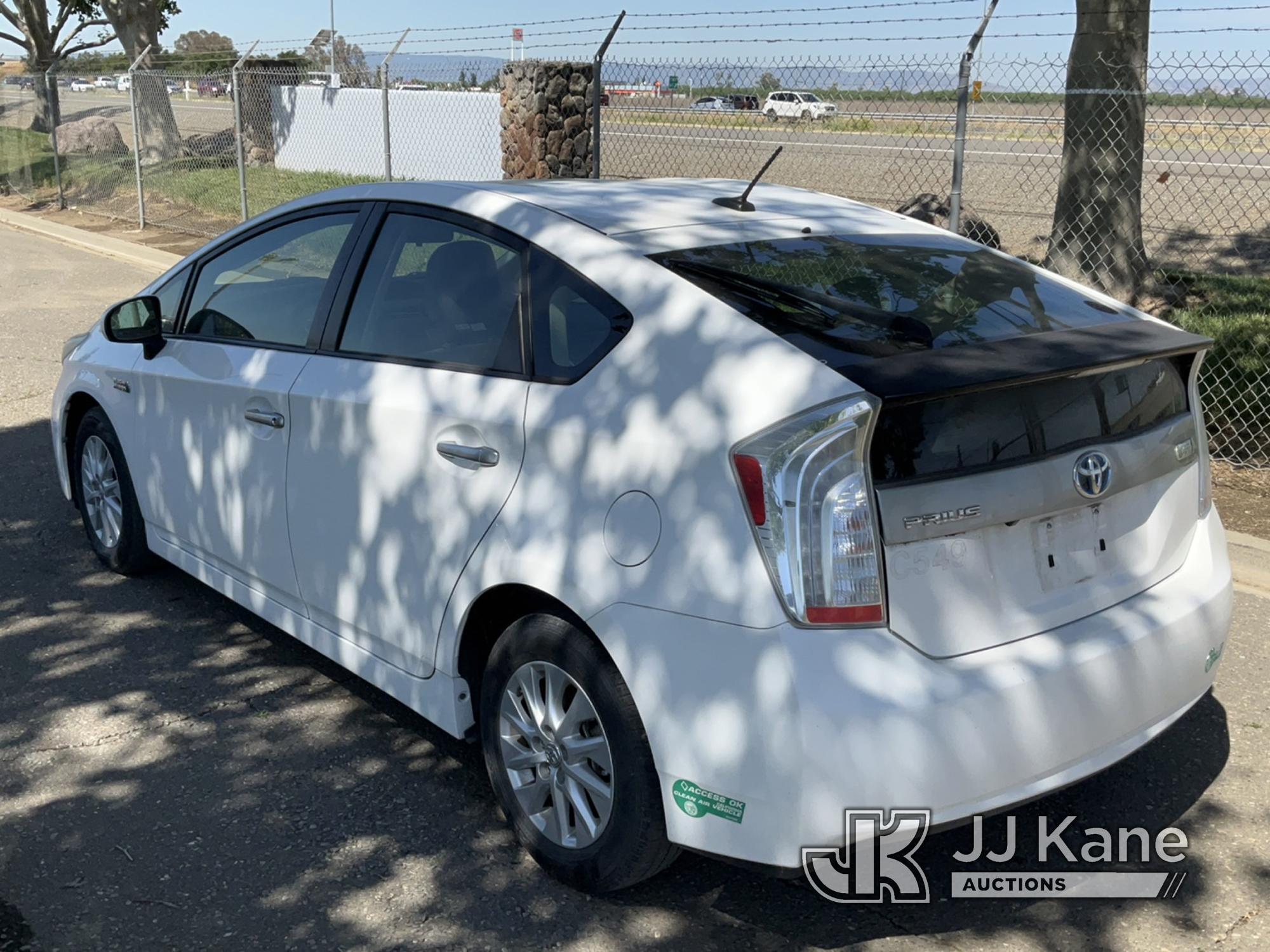 (Dixon, CA) 2013 Toyota Prius Hybrid 4-Door Sedan Runs & Moves