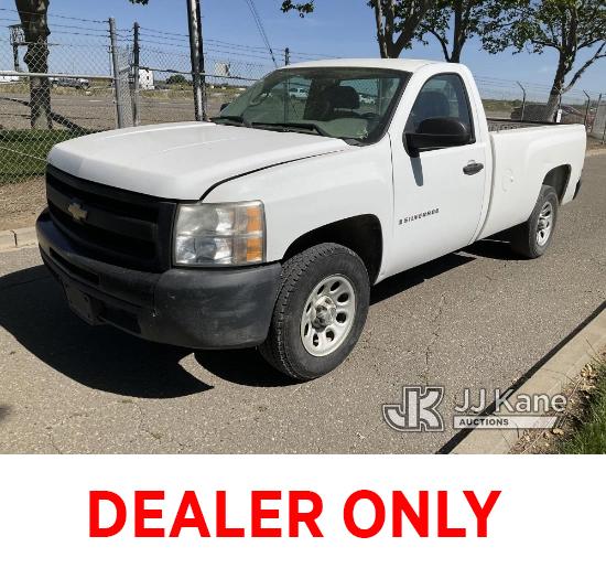 (Dixon, CA) 2009 Chevrolet Silverado 1500 Pickup Truck Runs & Moves) (Rust Damage, Missing GVWR, Bod