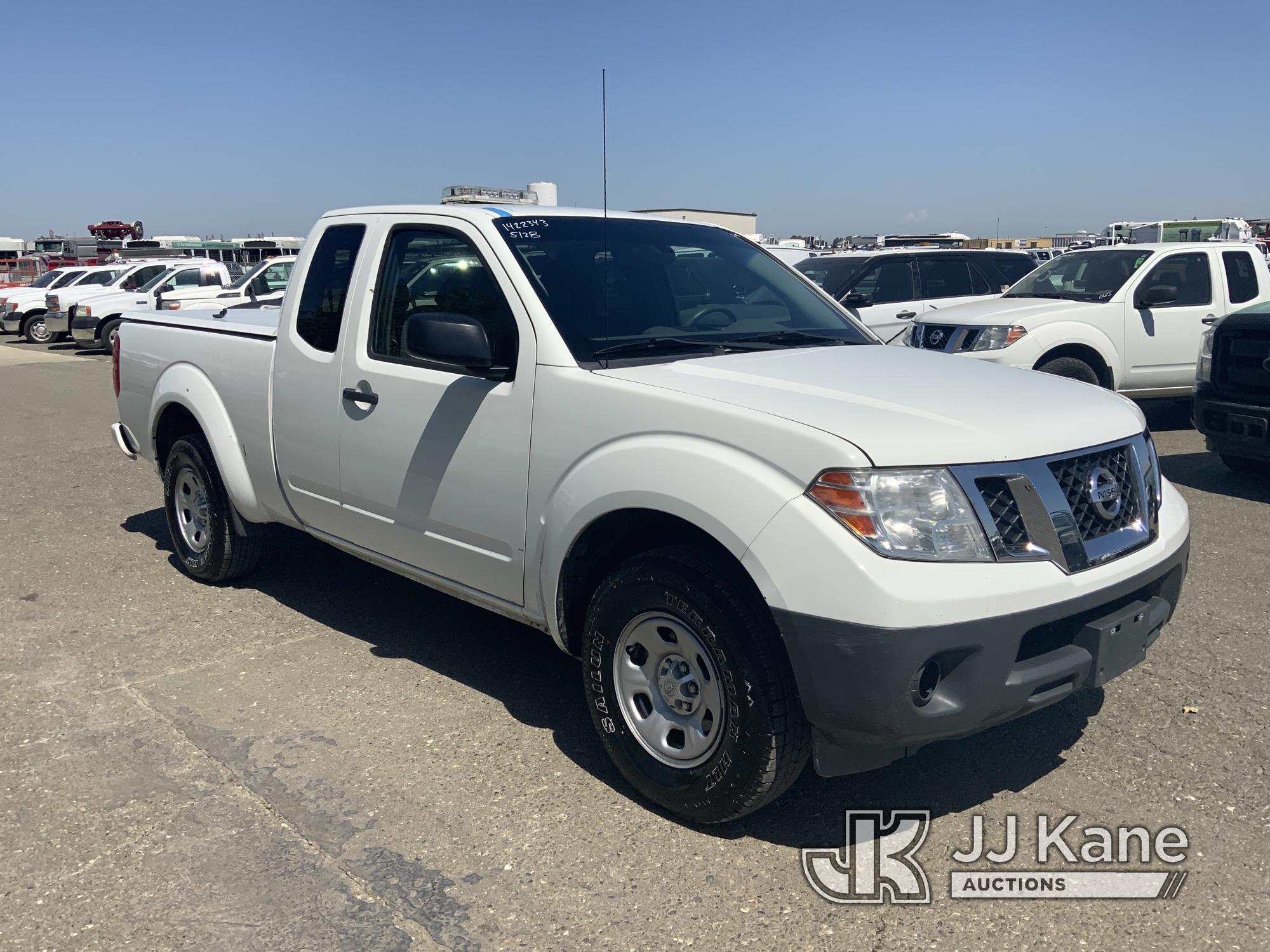 (Dixon, CA) 2017 Nissan Frontier Extended-Cab Pickup Truck Runs & Moves, Engine Monitors