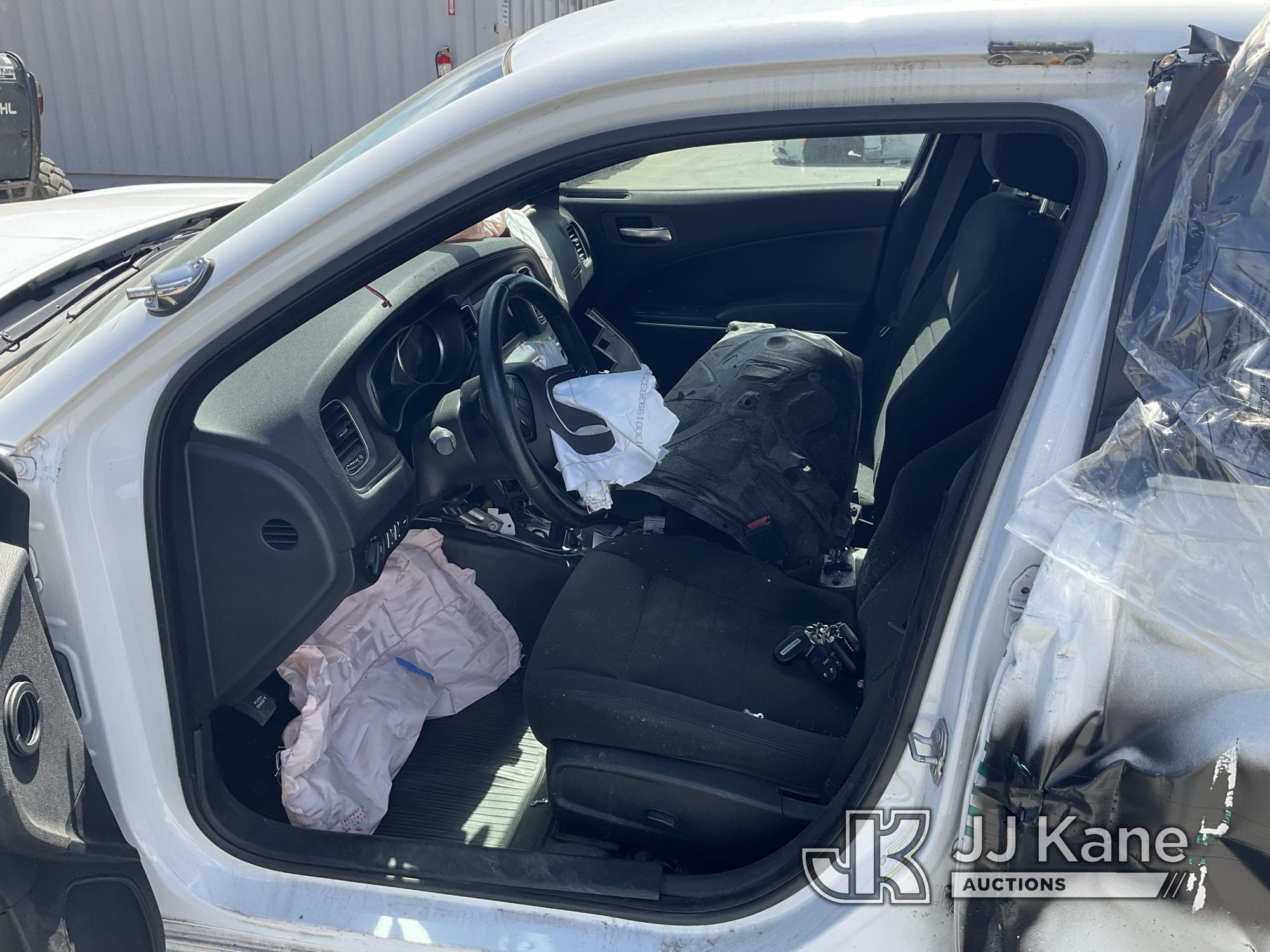 (Dixon, CA) 2019 Dodge Charger Police Package 4-Door Sedan Not Running. Wrecked) (Airbags deployed
