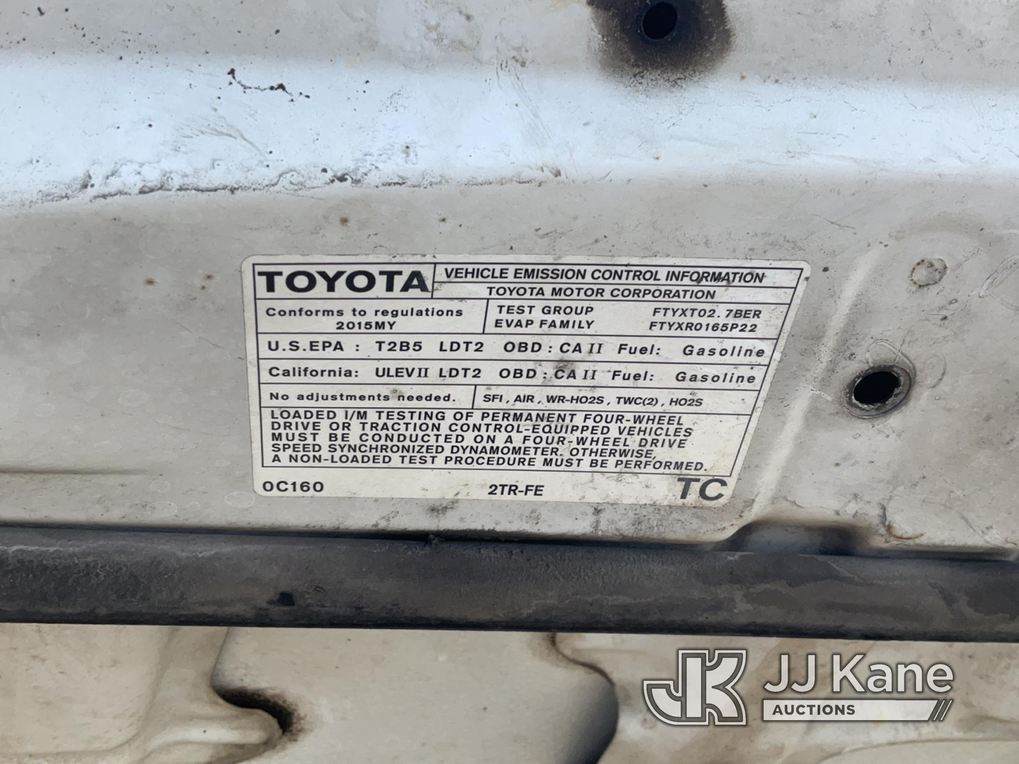 (Dixon, CA) 2015 Toyota Tacoma 4x4 Extended-Cab Pickup Truck Runs & Moves)(Door only locks manually