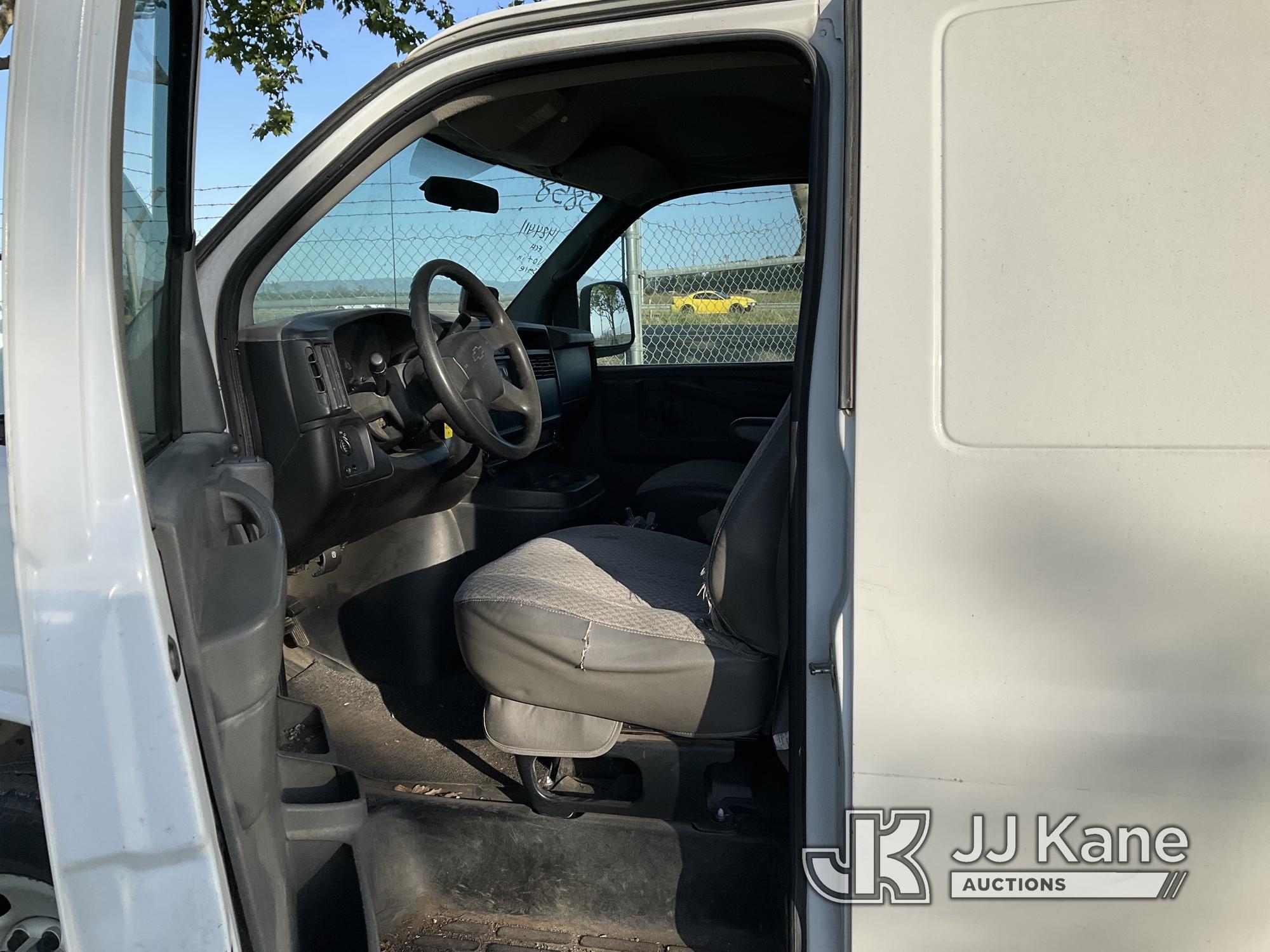 (Dixon, CA) 2005 Chevrolet Express G3500 Cargo Van Runs & Moves, Does Not Stay Running