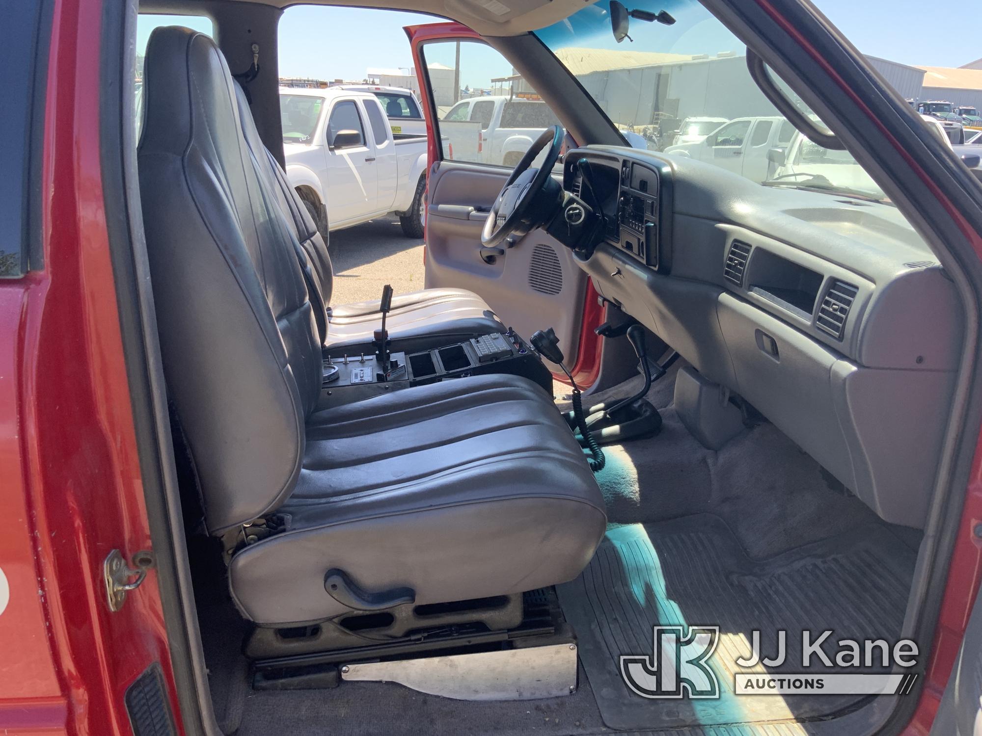 (Dixon, CA) 1996 Dodge RAM 3500 4x4 Fire Truck Runs & Moves