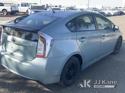 (Dixon, CA) 2015 Toyota Prius 4-Door Hybrid Sedan Runs & Moves) (Drivers Side Controller Does Not Wo