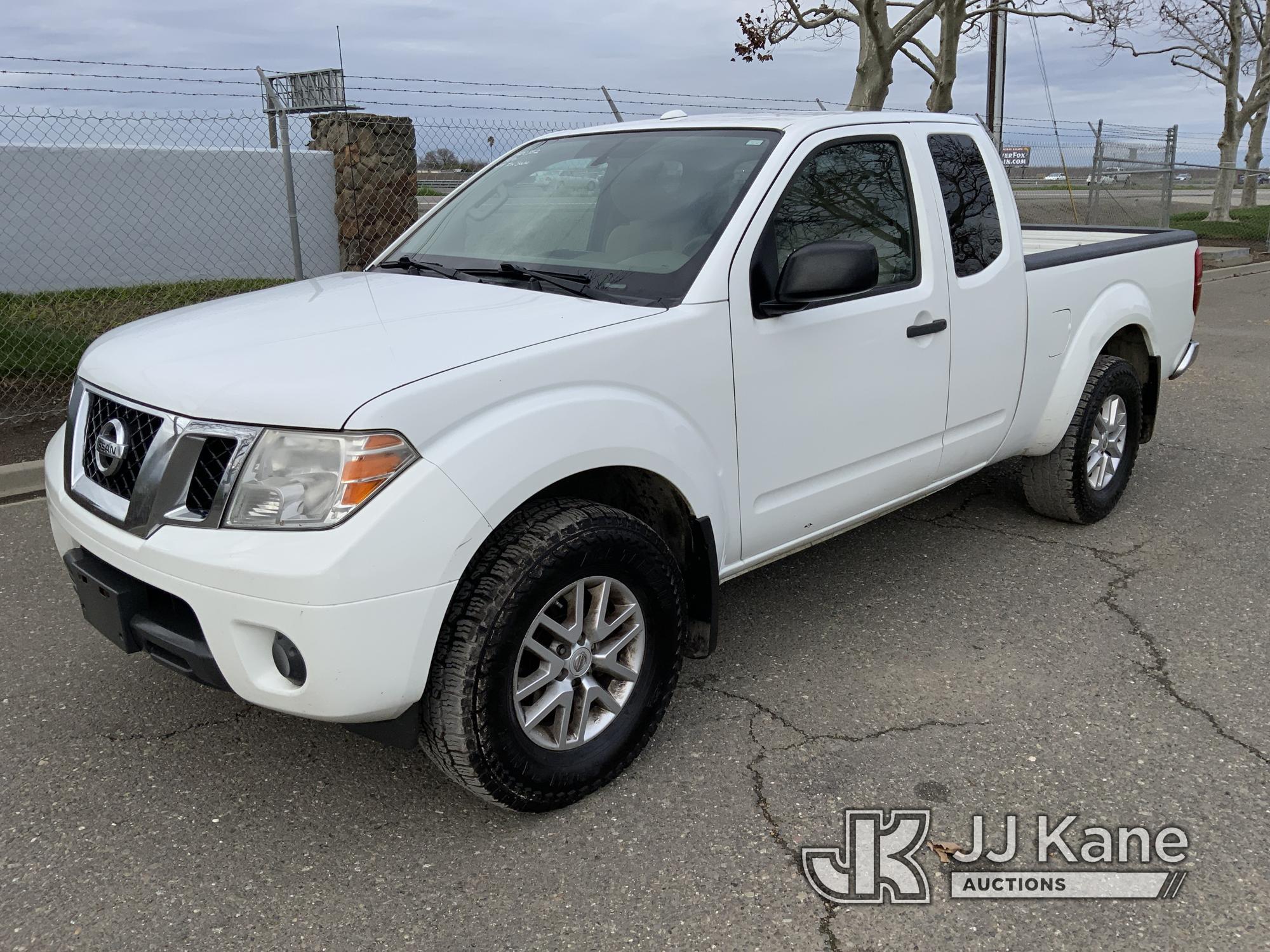 (Dixon, CA) 2016 Nissan Frontier Extended-Cab Pickup Truck Runs & Moves, Body Damage