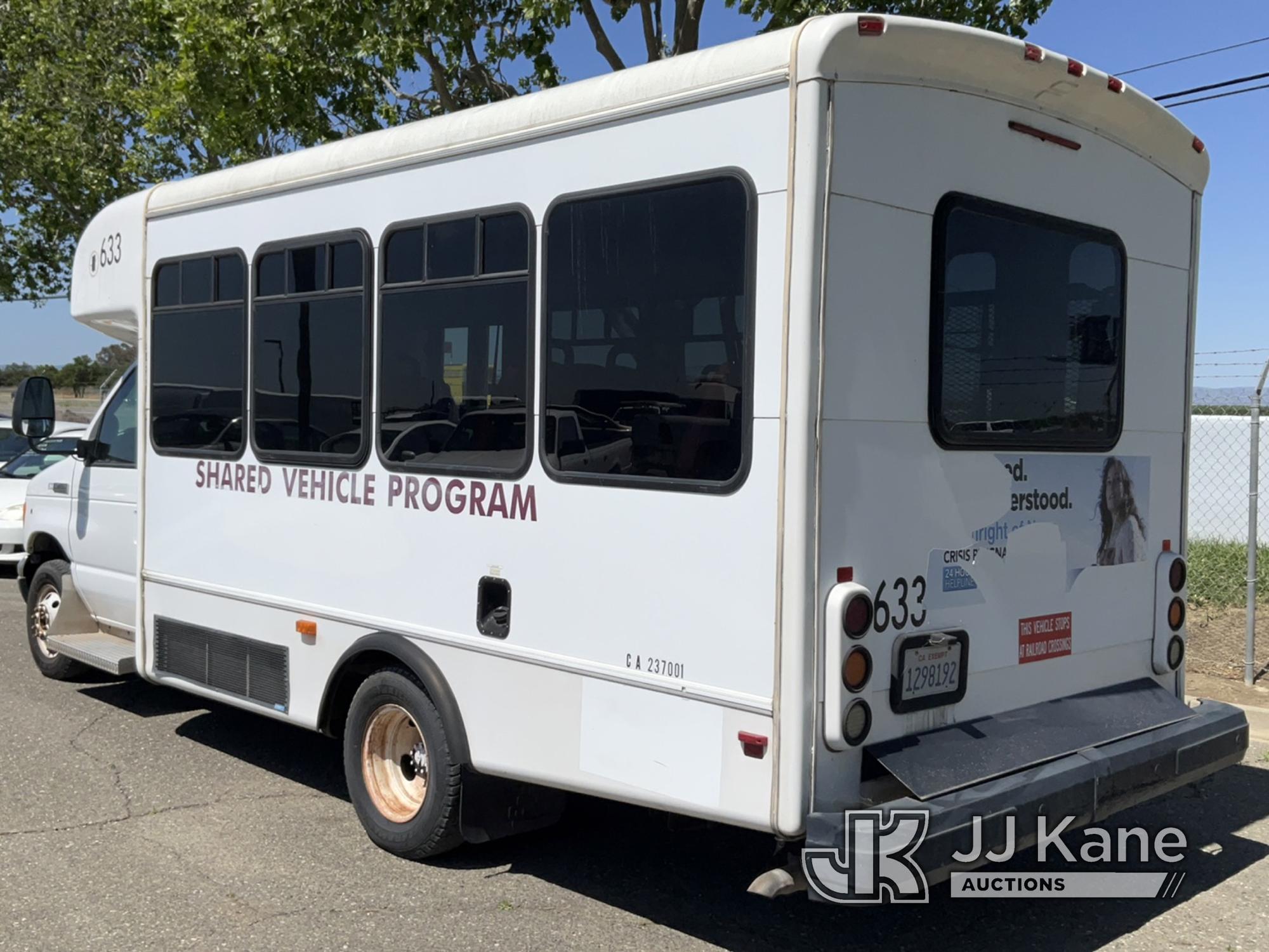 (Dixon, CA) 2007 Ford Econoline E450 Bus Runs & Moves) (Automatic Doors Do Not Open, Handicap Access