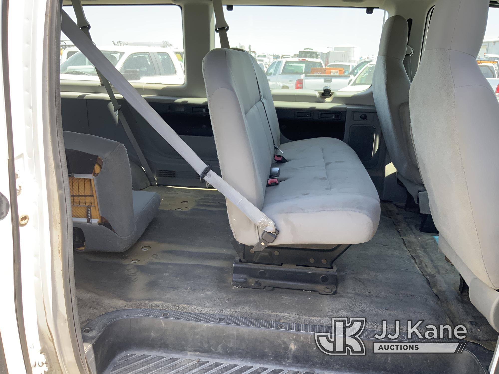 (Dixon, CA) 2012 Ford E150 XLT Passenger Van Runs & Moves) (Air Bag Light On