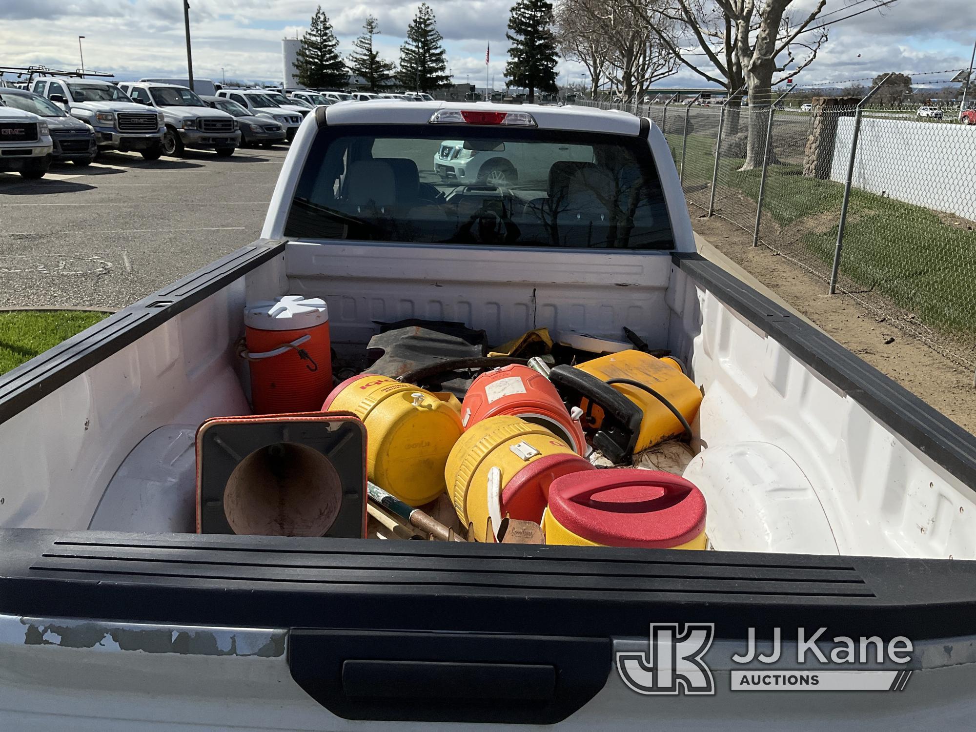 (Dixon, CA) 2017 Ford F150 4x4 Extended-Cab Pickup Truck Runs & Moves)(Bad Transmission, Cracked Win