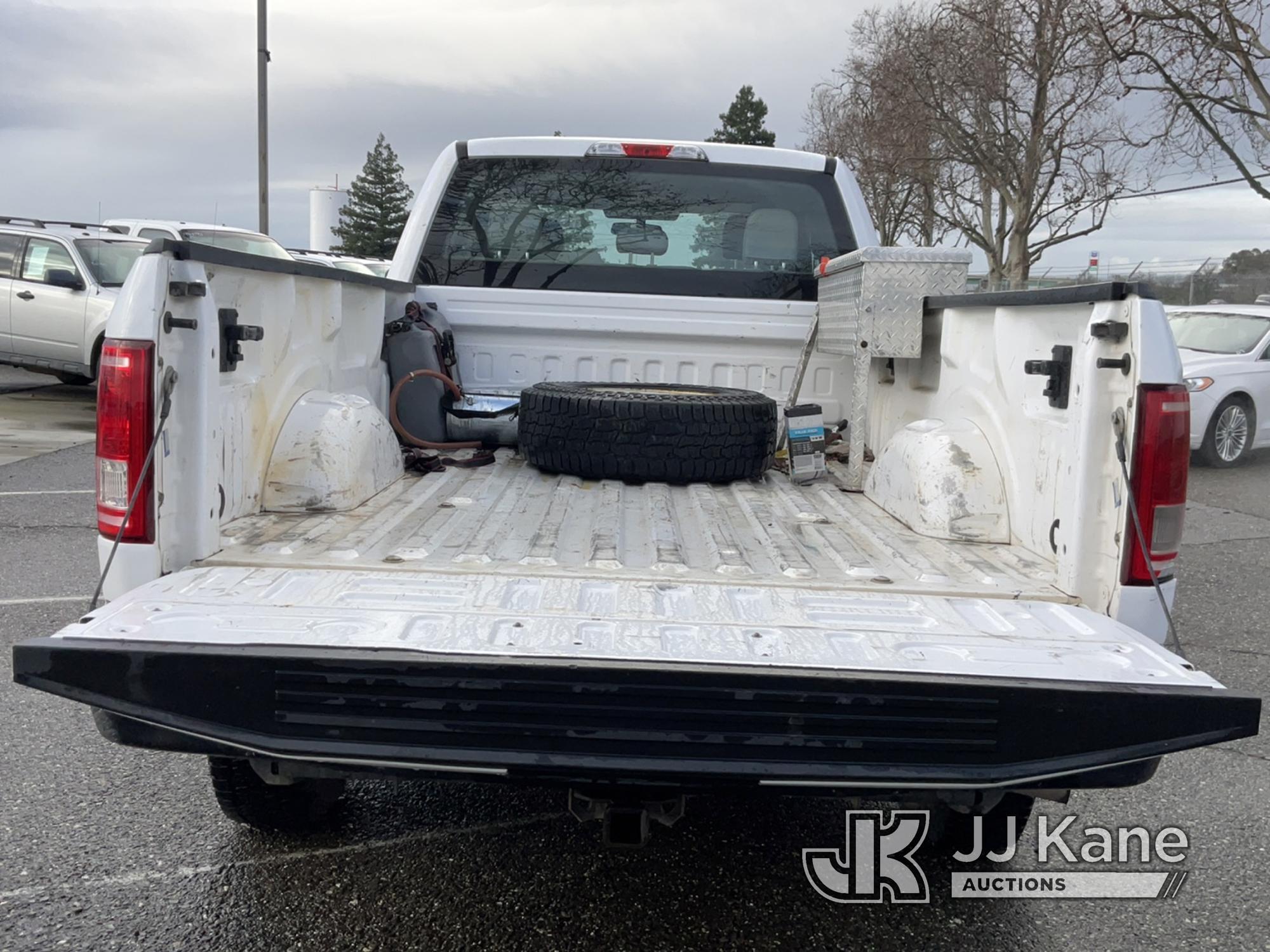 (Dixon, CA) 2016 Ford F150 4x4 Extended-Cab Pickup Truck Runs & Moves, Damaged Tail Light, Windshiel