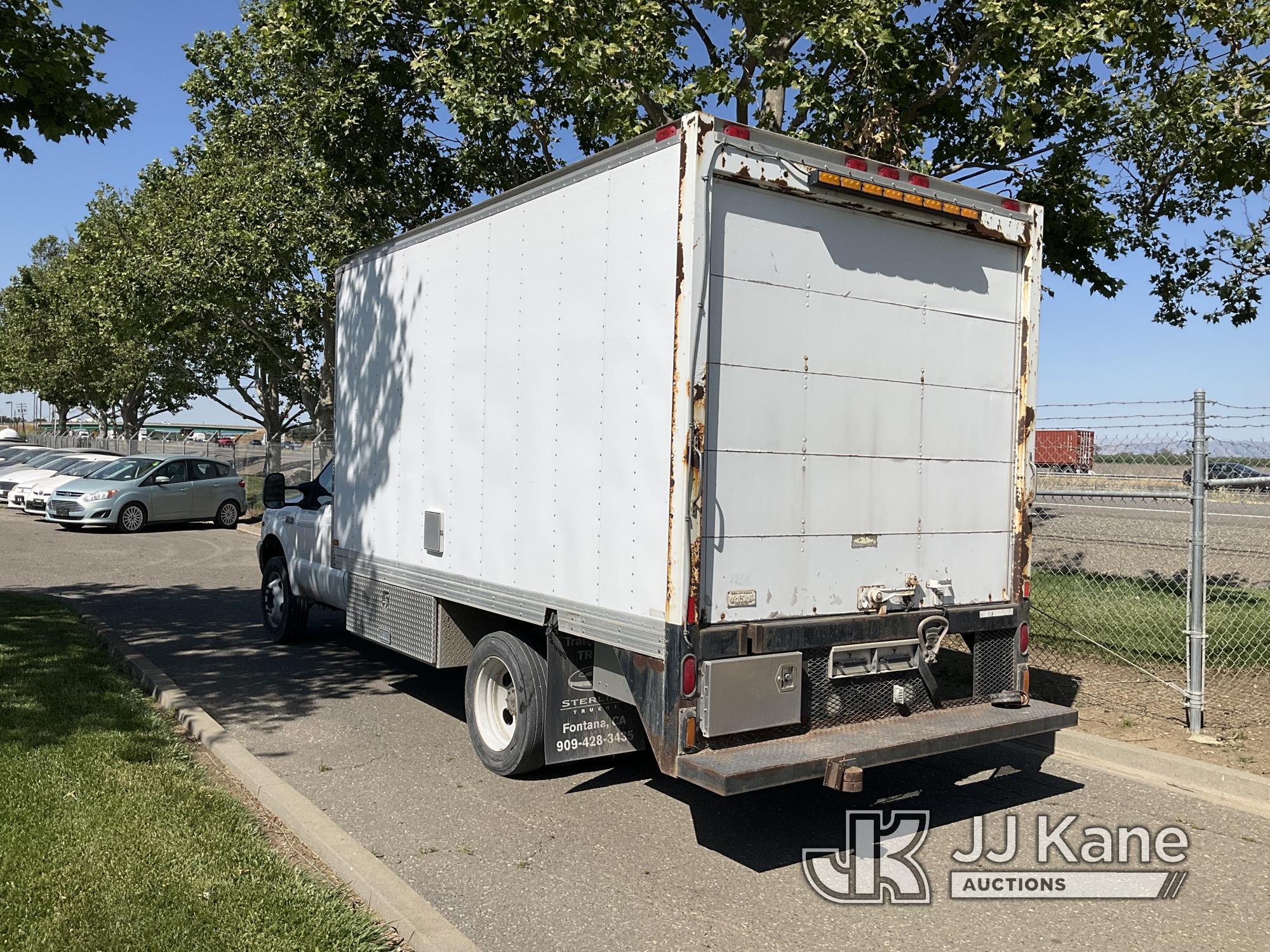 (Dixon, CA) 2004 Ford F450 Box Truck, PD Radar Trailer Runs & Moves, Monitors Did Not Pass Smog