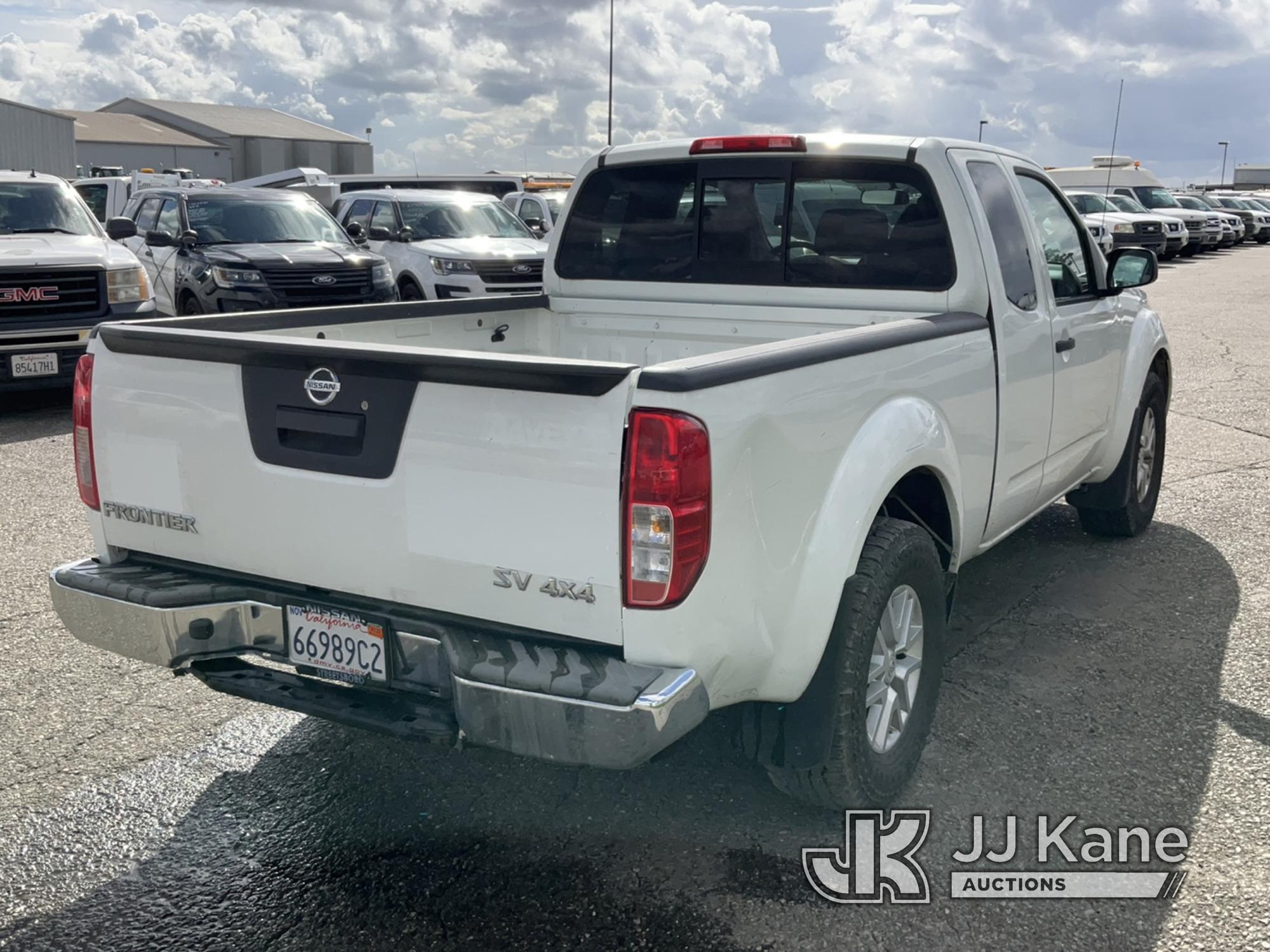 (Dixon, CA) 2016 Nissan Frontier 4x4 Extended-Cab Pickup Truck Runs & Moves, Bad Alternator, Rust Da