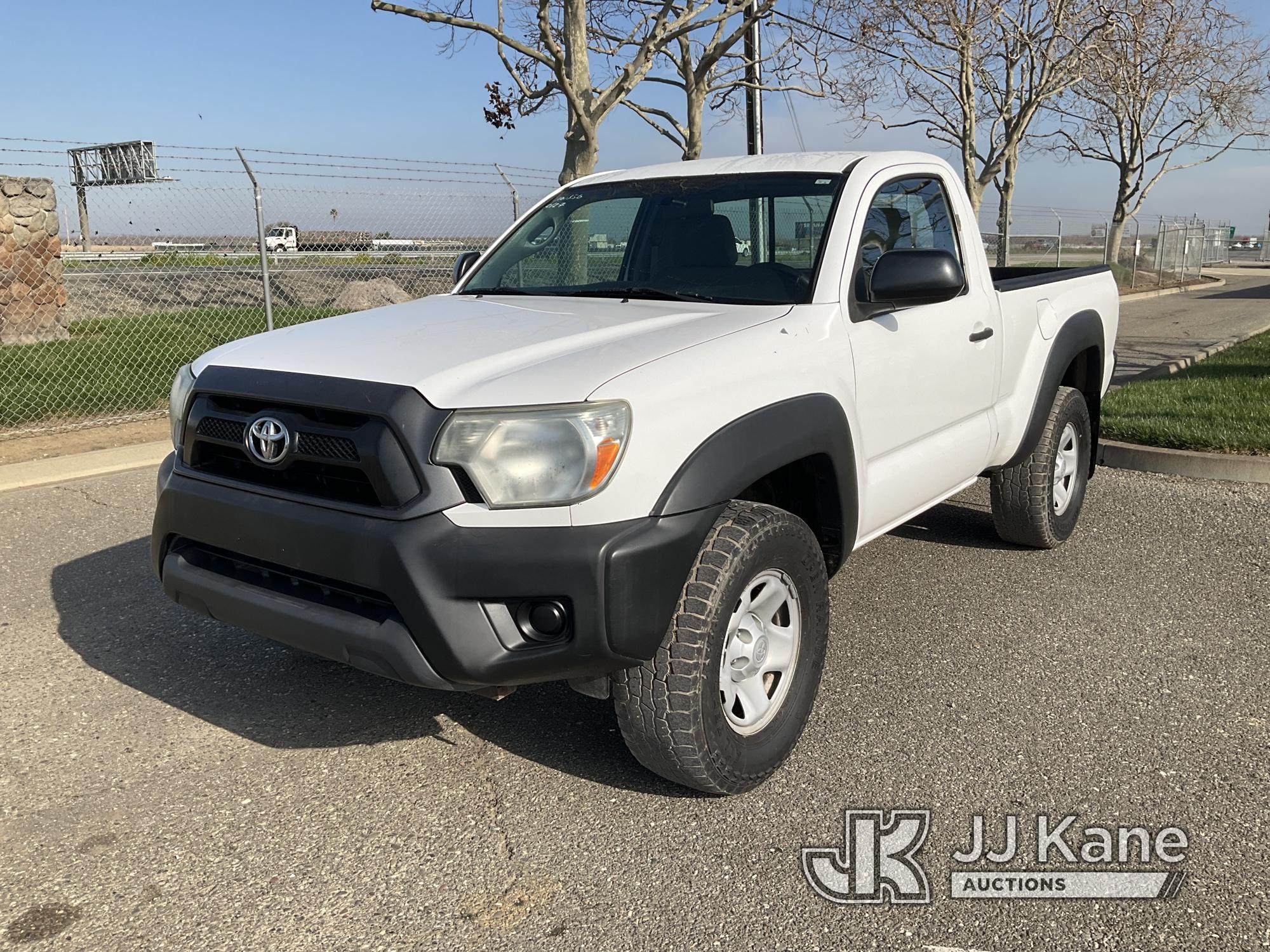 (Dixon, CA) 2014 Toyota Tacoma 4x4 Pickup Truck Runs & moves