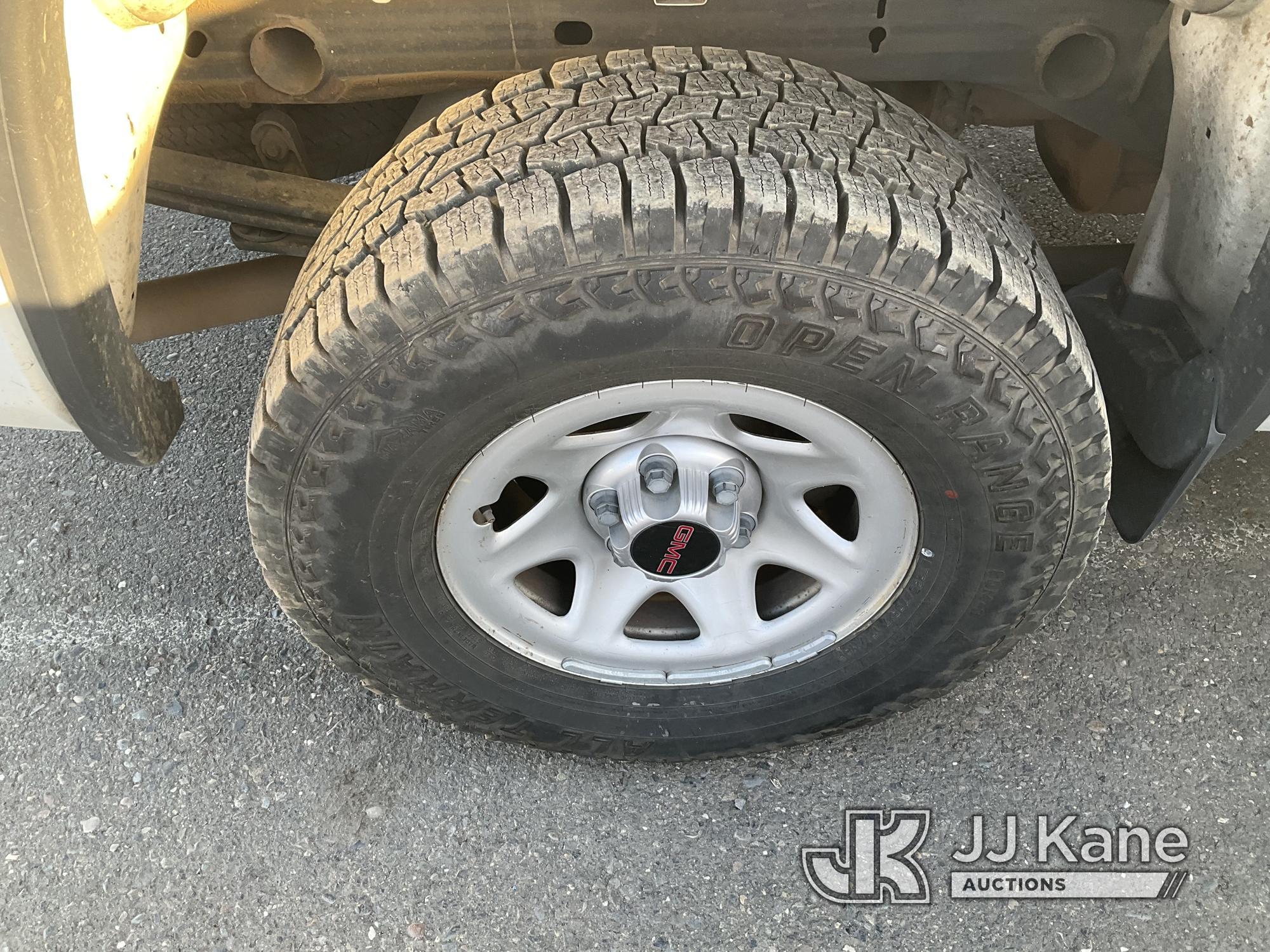 (Dixon, CA) 2018 GMC Sierra 1500 4x4 Crew-Cab Pickup Truck Runs & Moves) (Monitors, Tire Light Is On