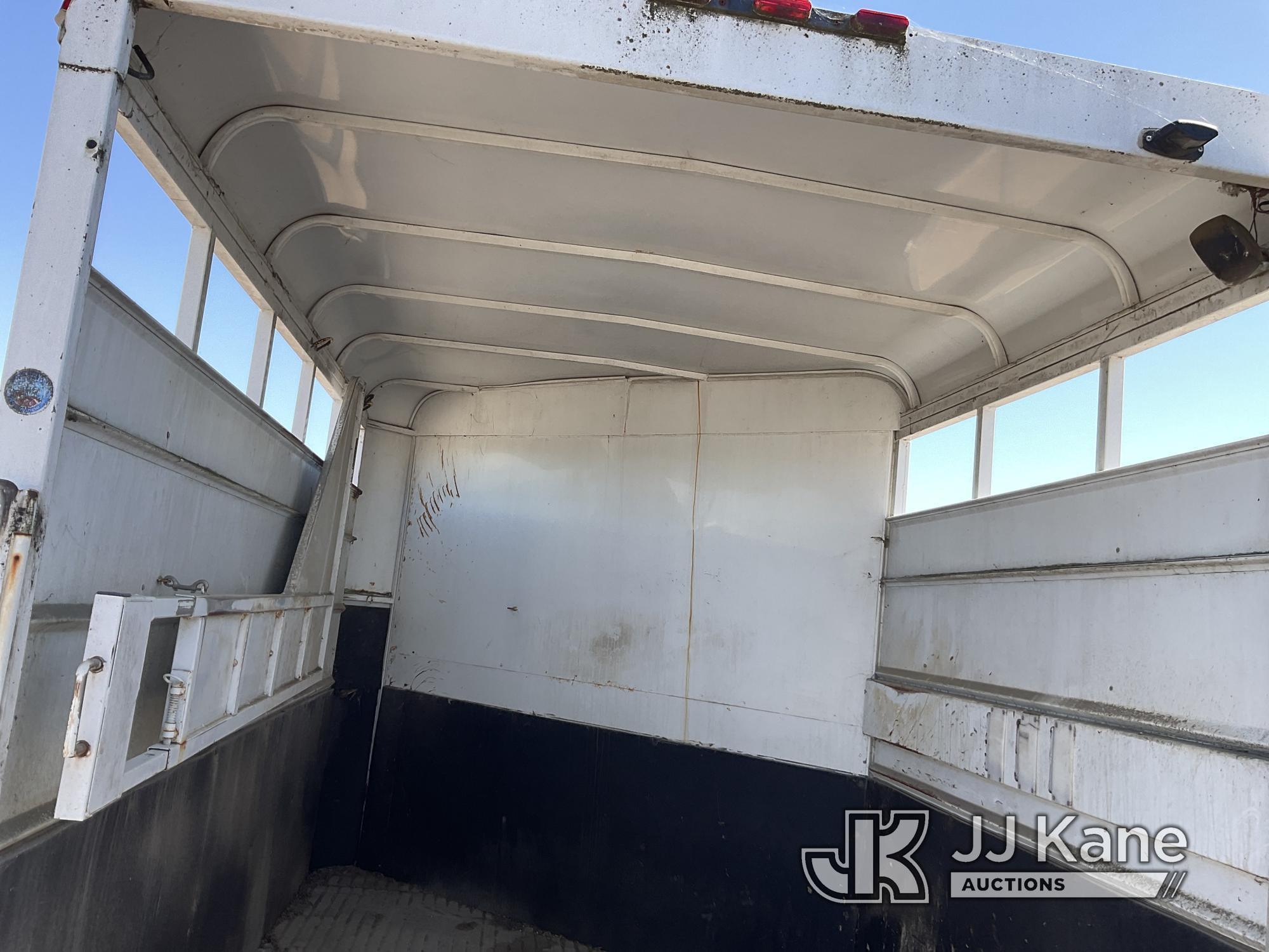 (Dixon, CA) 2000 Logan Coach WRG II T/A Livestock Trailer Road Worthy