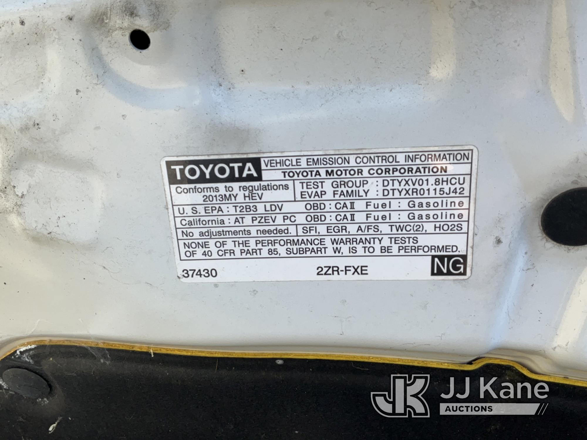(Dixon, CA) 2013 Toyota Prius Hybrid 4-Door Sedan Runs & Moves