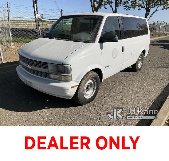 (Dixon, CA) 2000 Chevrolet Astro Passenger Van Runs & Moves, knocking Noise