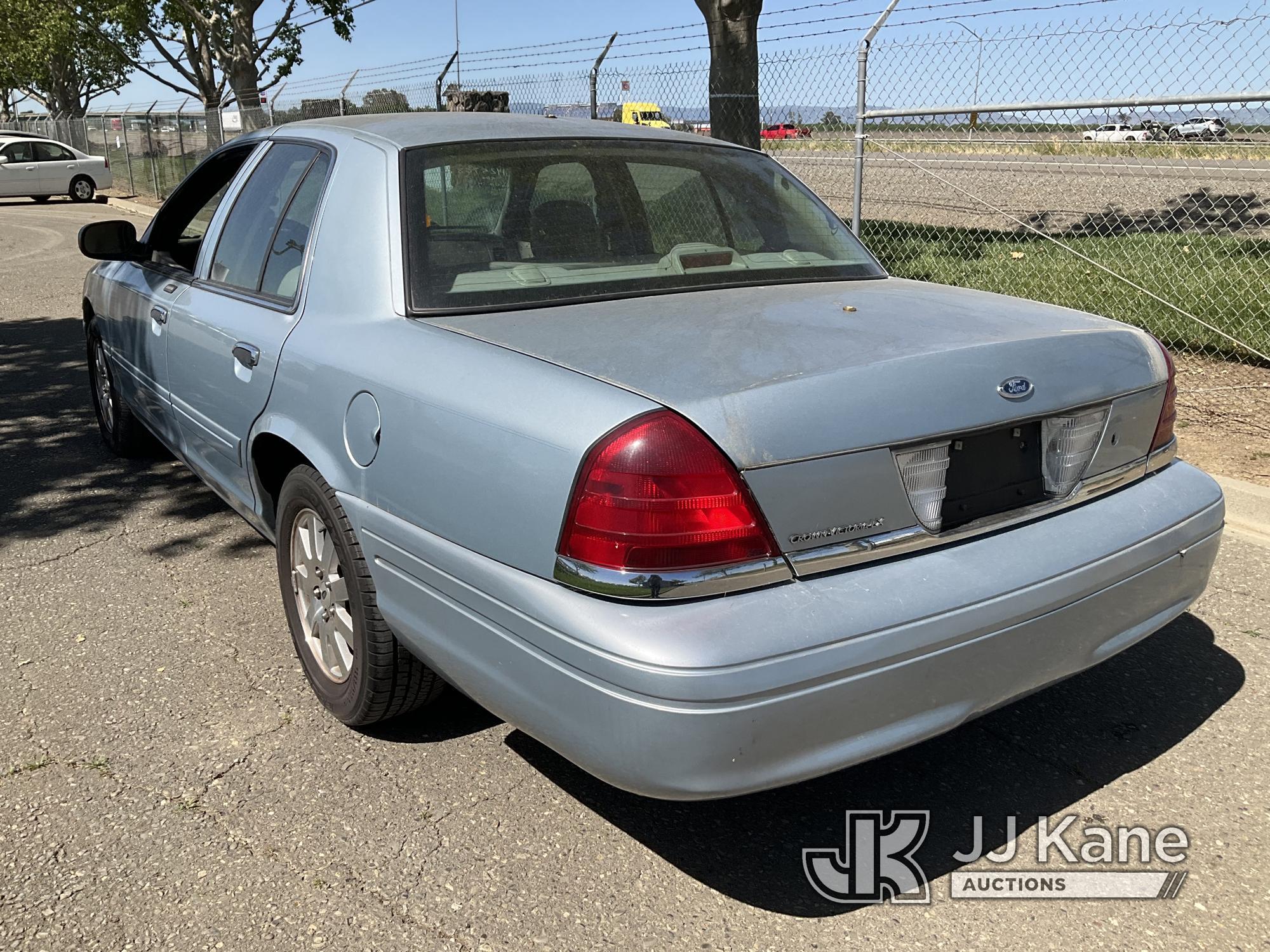 (Dixon, CA) 2007 Ford Crown Victoria Police Interceptor 4-Door Sedan Runs & Moves