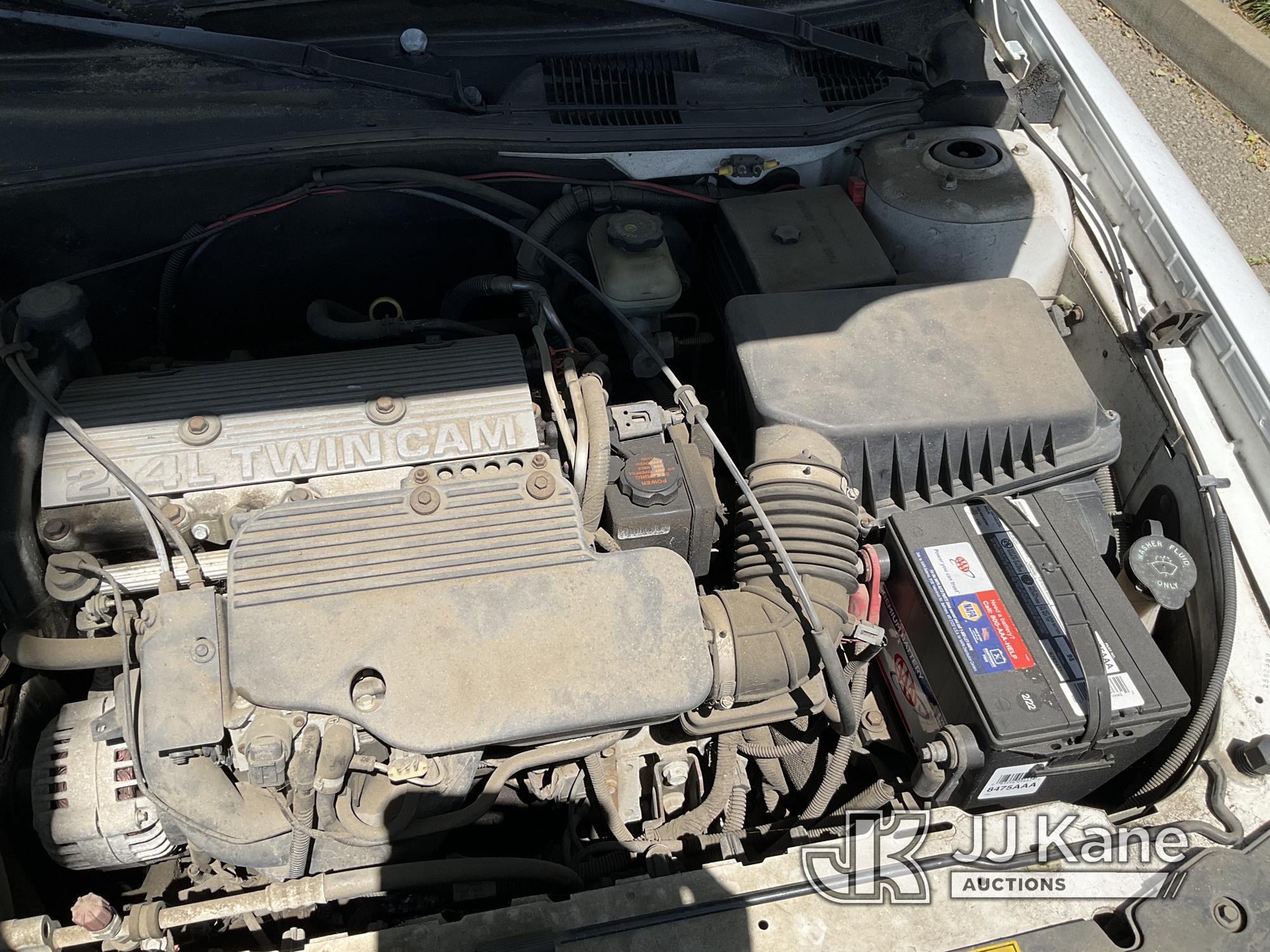 (Dixon, CA) 1998 Chevrolet Malibu 4-Door Sedan Runs & Moves) (Gas Gage Broken, Service Light On