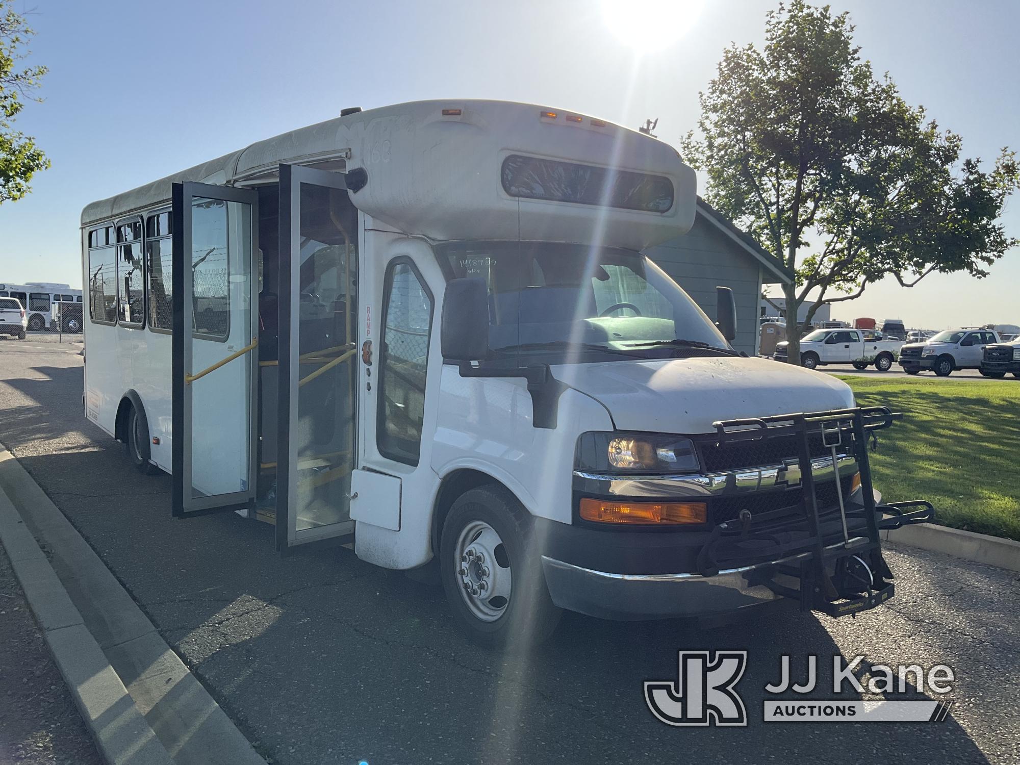 (Dixon, CA) 2012 Chevrolet Express G4500 Bus Run & Moves) (Worn Rear Driver Side Tire, Missing Emiss