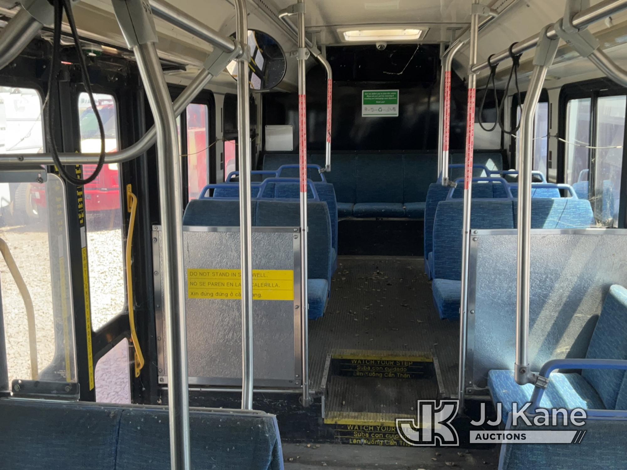 (Dixon, CA) 2002 New Flyer D60LF Bus Not Running, Condition Unknown
