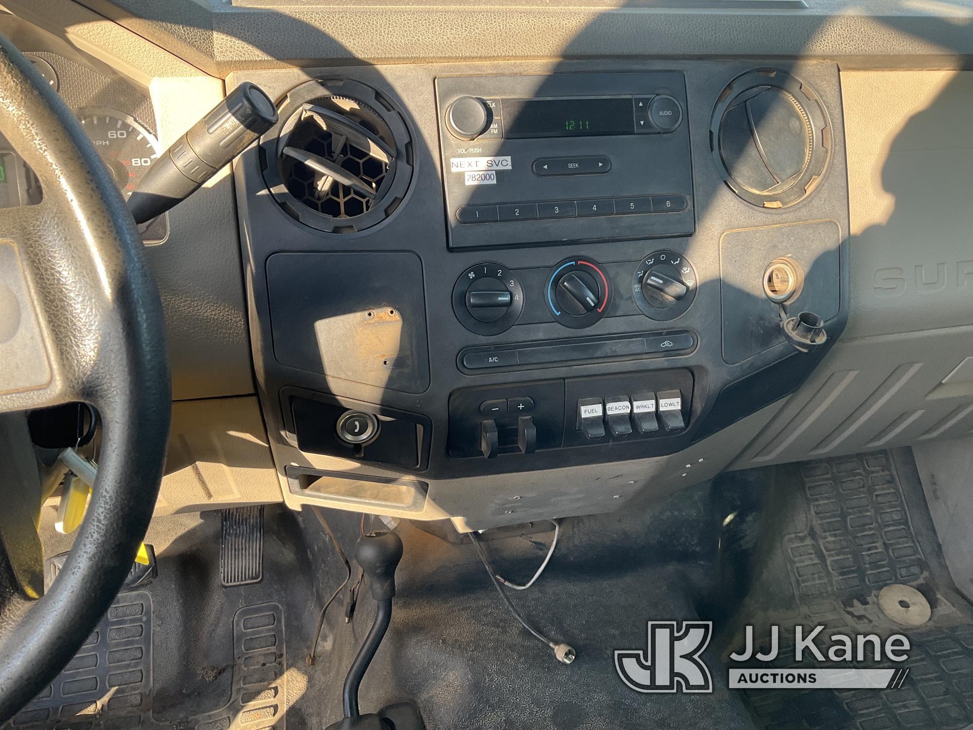(Dixon, CA) 2009 Ford F350 4x4 Crew-Cab Pickup Truck Runs & Moves) (ABS Light Is On, Driver Side Mir