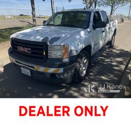 (Dixon, CA) 2013 GMC Sierra 1500 Hybrid Crew-Cab Pickup Truck Runs & Moves) (Driver Door Handle Brok