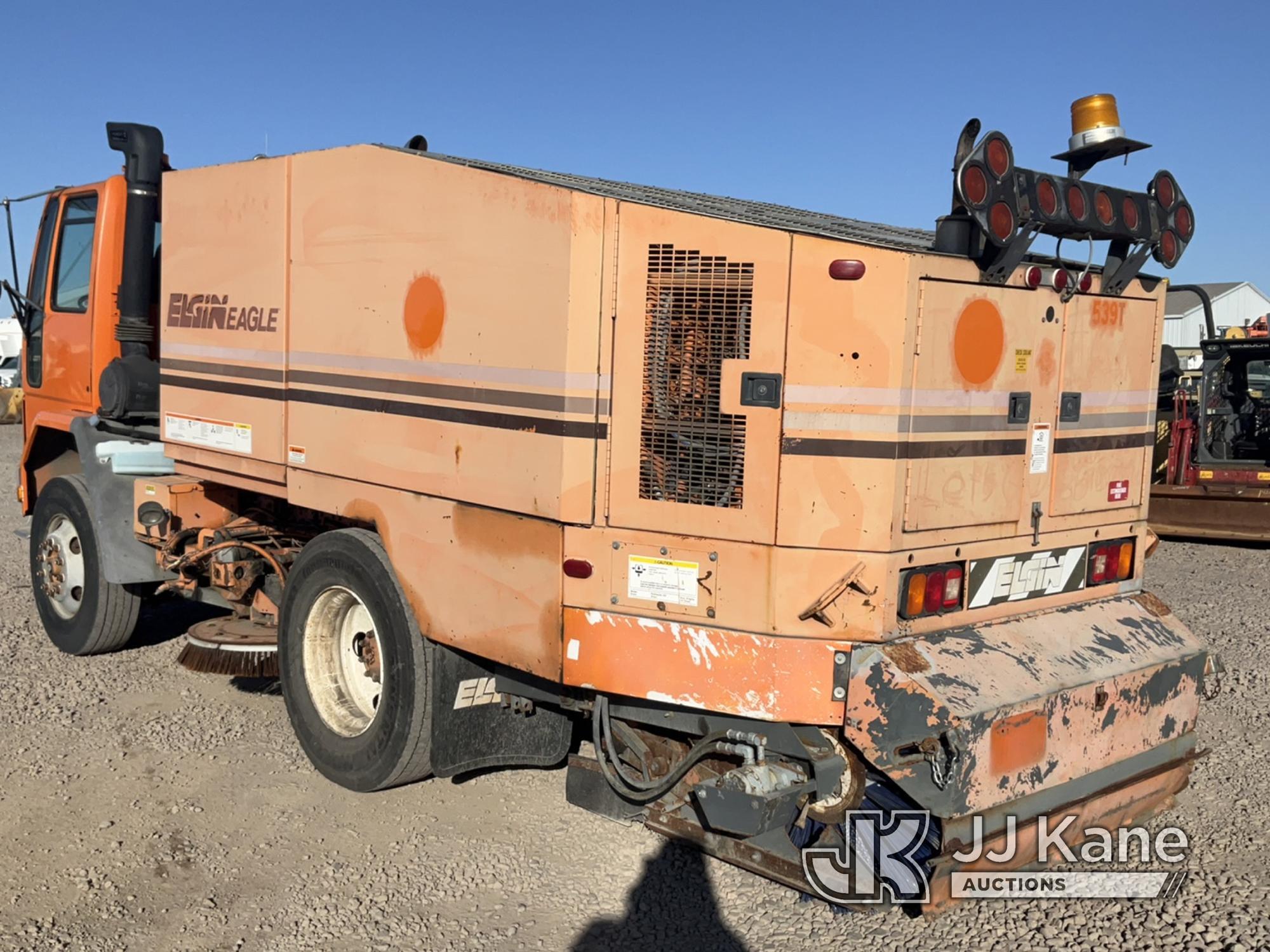 (Dixon, CA) 1994 Ford CF7000 Street Sweeper Truck Runs & Moves, Sweeper Does Not Operate