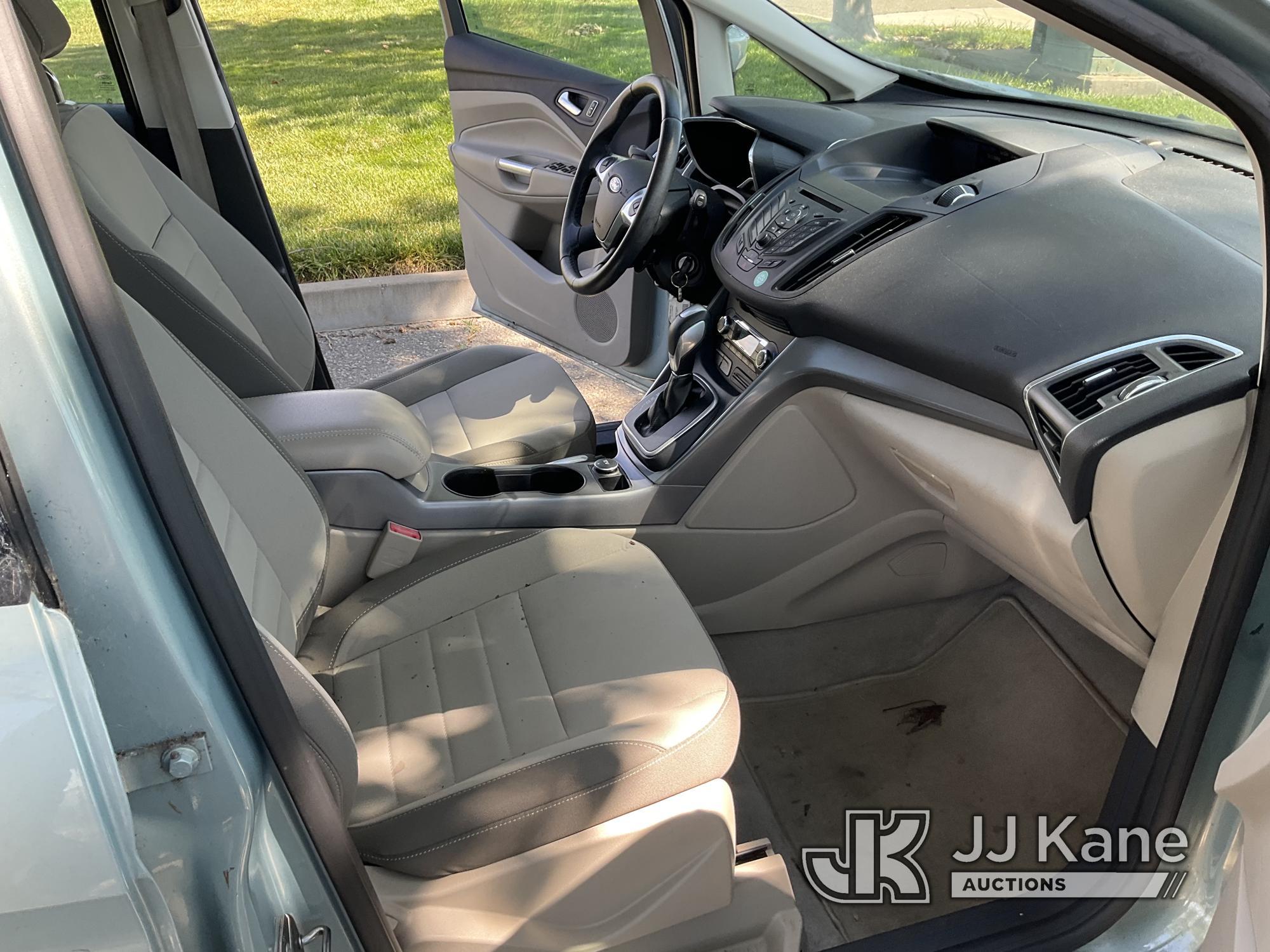 (Dixon, CA) 2013 Ford C-Max 4-Door Hybrid Hatchback Runs & Moves