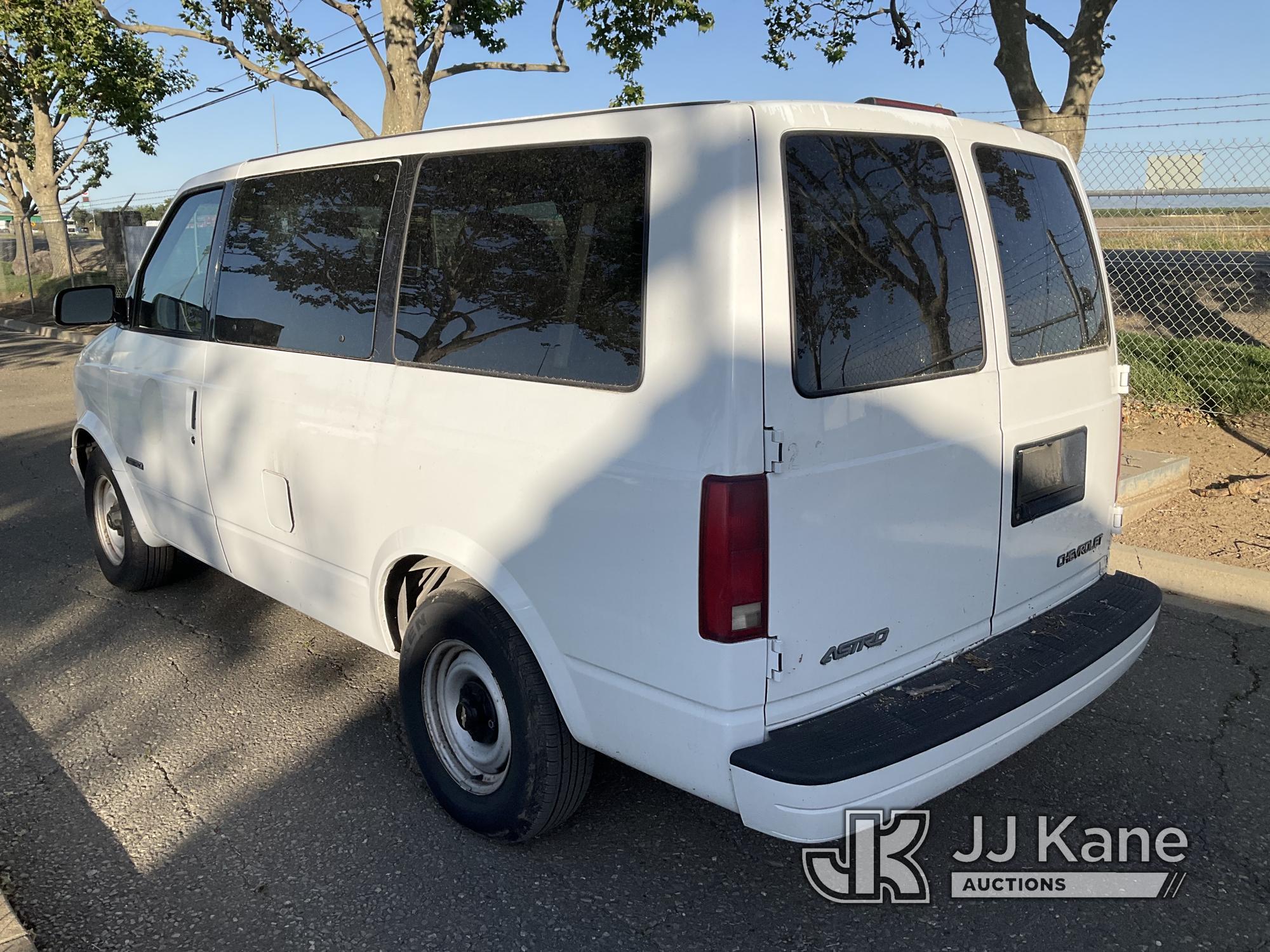 (Dixon, CA) 2000 Chevrolet Astro Passenger Van Runs & Moves, Runs Rough) (Failed Smog, Incorrect Cat