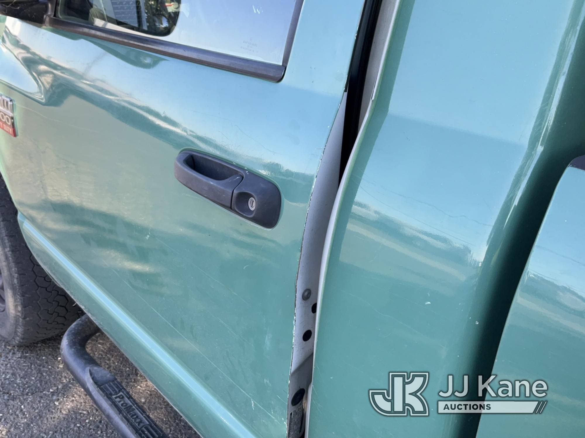 (Dixon, CA) 2009 Dodge RAM 2500 4x4 Pickup Truck Runs & Moves) (Driver Door Does Not Shut, Body Dama