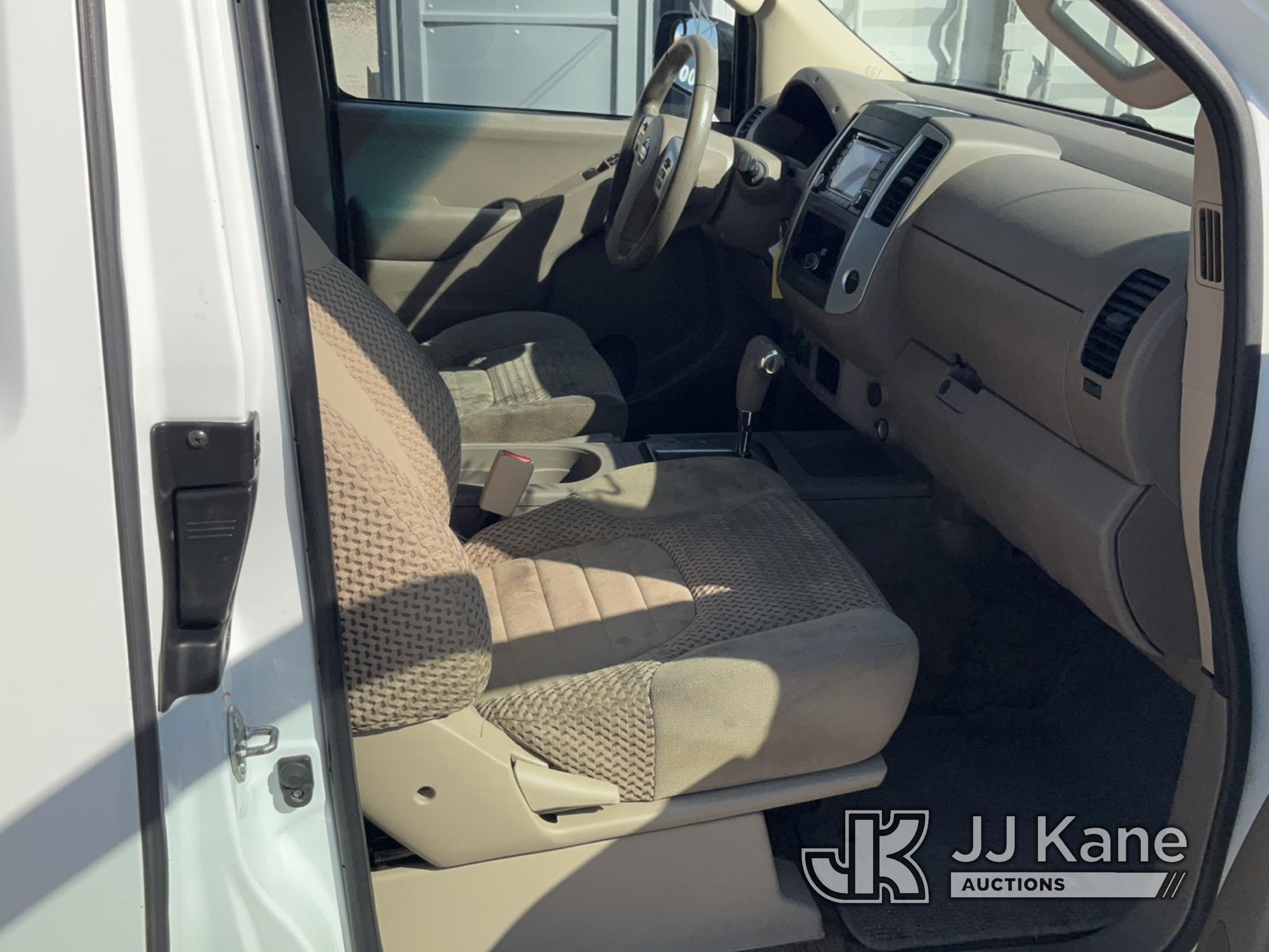 (Dixon, CA) 2016 Nissan Frontier 4x4 Extended-Cab Pickup Truck Runs & Moves)