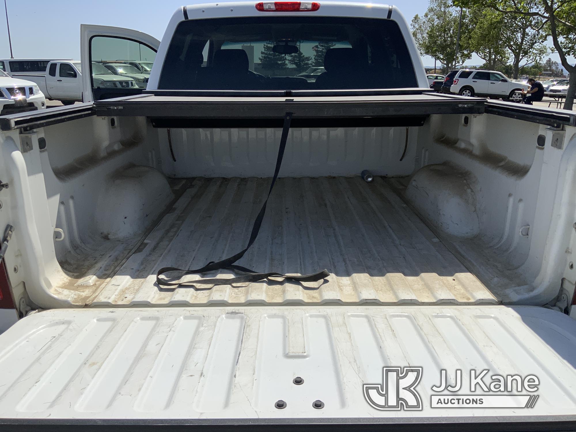 (Dixon, CA) 2013 GMC Sierra 1500 Hybrid 4x4 Crew-Cab Service Truck Runs & Moves