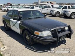 (Dixon, CA) 2011 Ford Crown Victoria Police Interceptor 4-Door Sedan Runs & Moves) (Interior Strippe