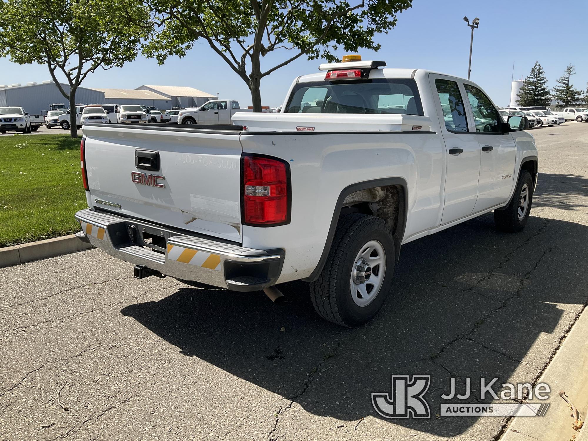 (Dixon, CA) 2014 GMC Sierra 1500 4x4 Extended-Cab Pickup Truck Runs & Moves