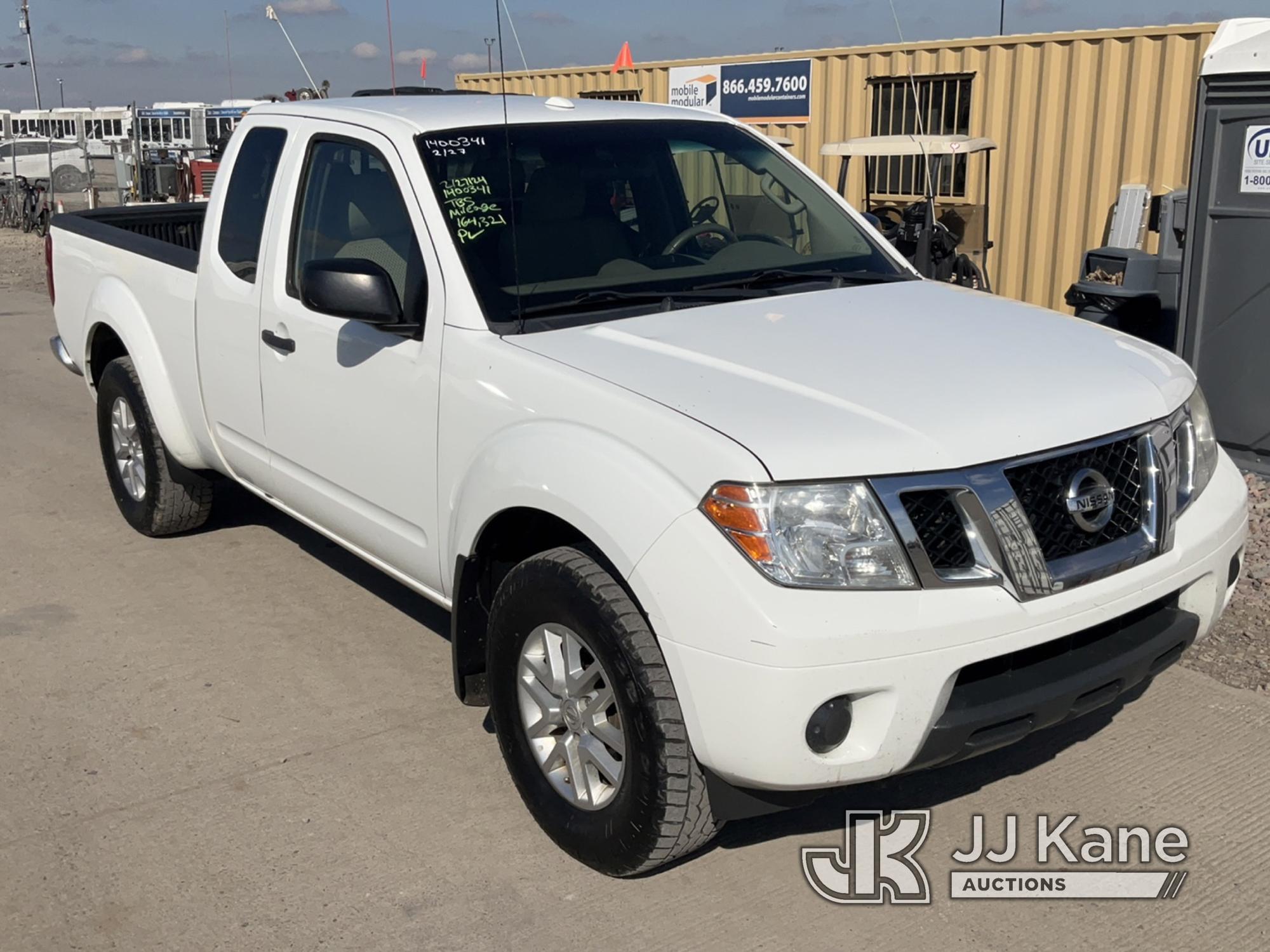 (Dixon, CA) 2016 Nissan Frontier 4x4 Extended-Cab Pickup Truck Runs & Moves)