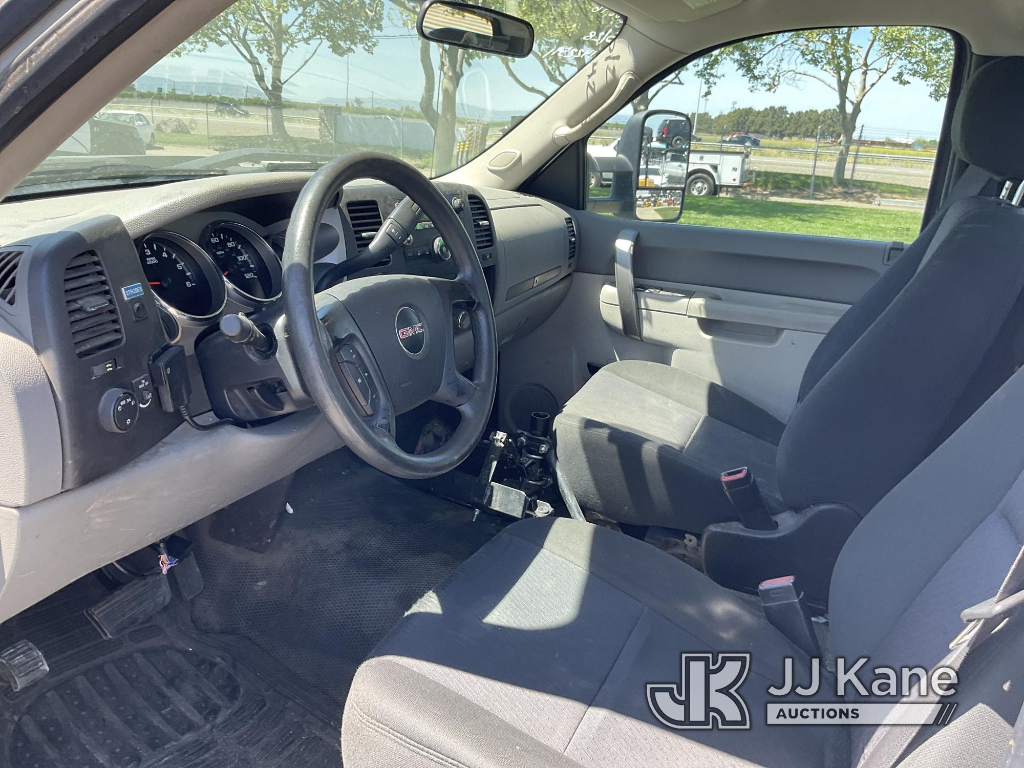 (Dixon, CA) 2012 GMC Sierra 2500 Pickup Truck Runs & Moves, Monitors